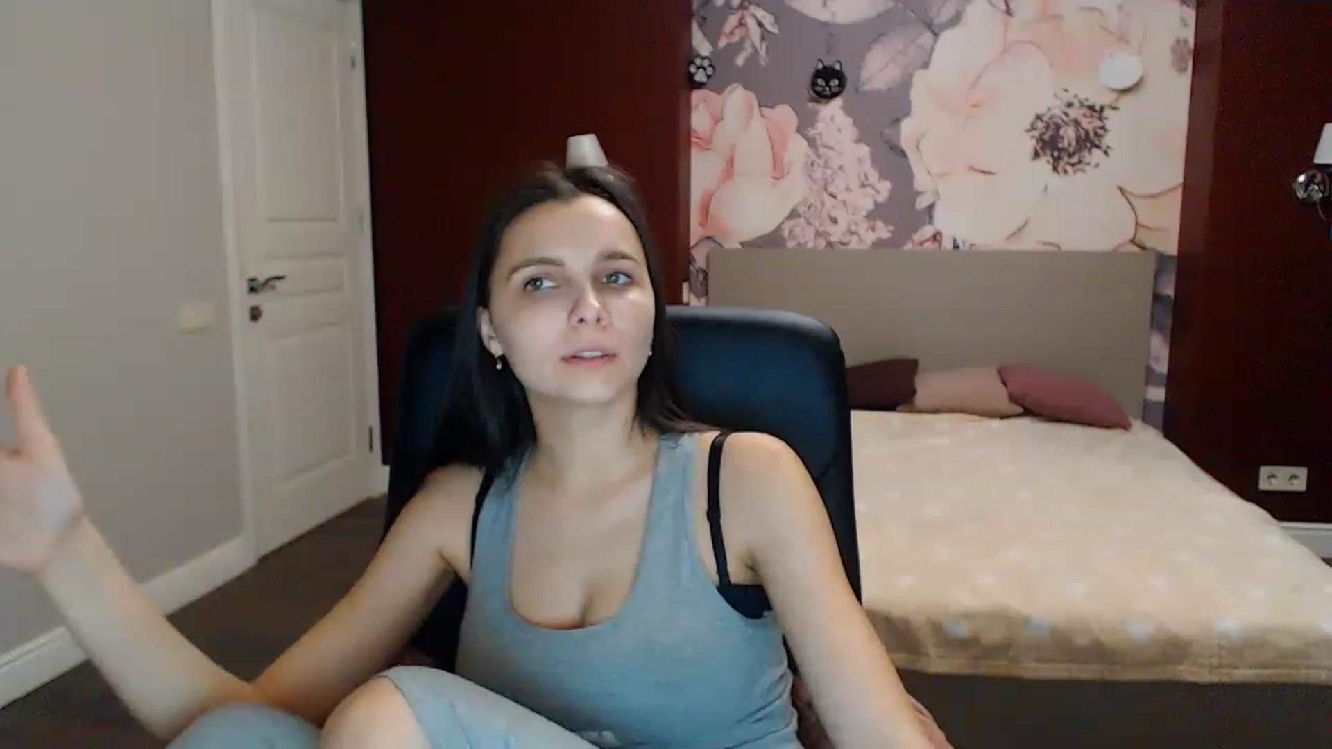 Gallery image thumbnail from Karina_Mils's myfreecams stream on, 01/21/2023, 16:10 image 10 of 20