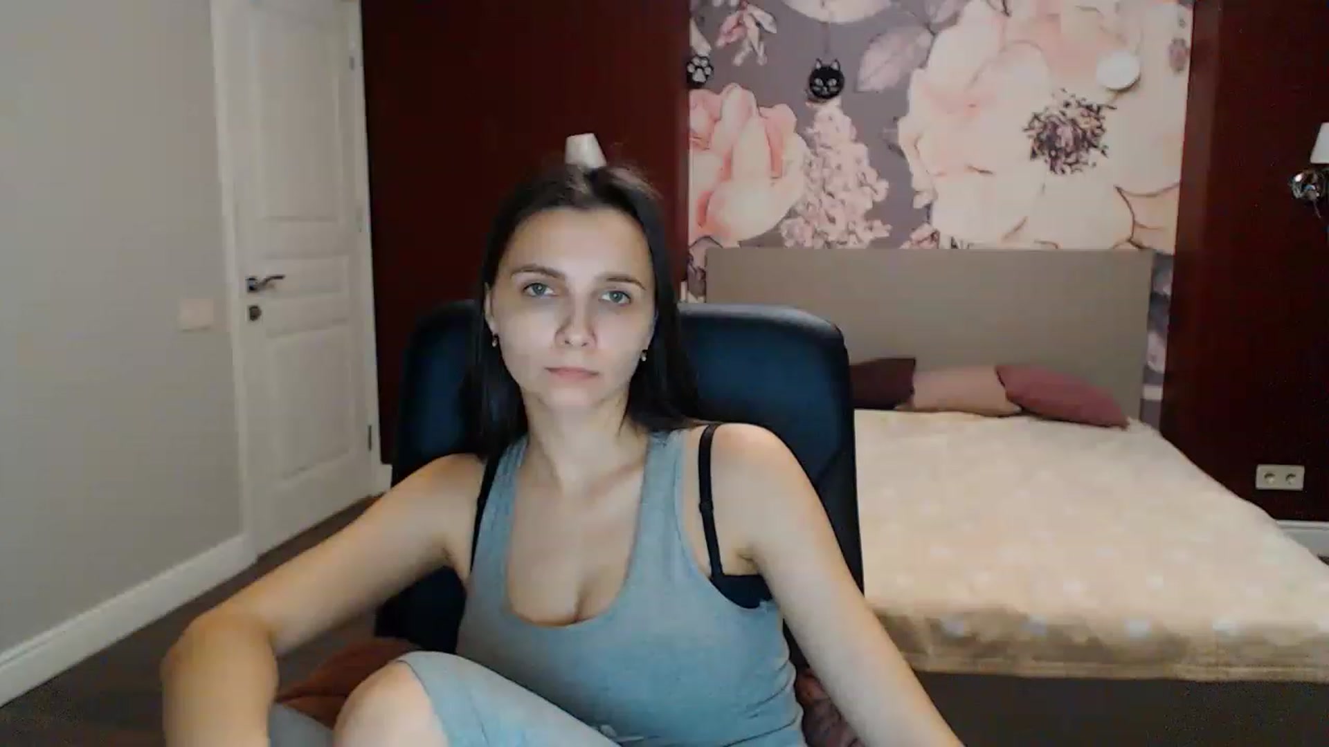 Gallery image thumbnail from Karina_Mils's myfreecams stream on, 01/21/2023, 16:10 image 3 of 20