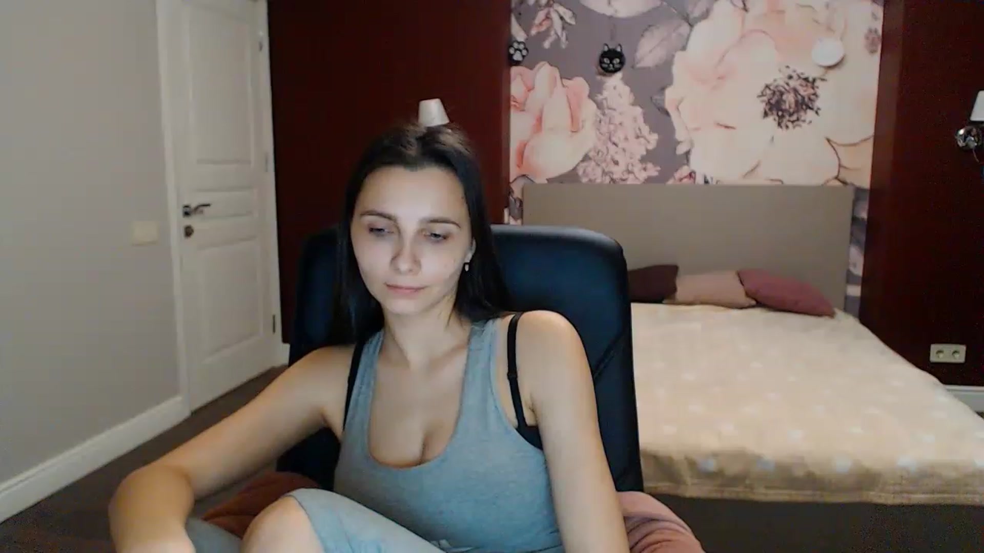 Gallery image thumbnail from Karina_Mils's myfreecams stream on, 01/21/2023, 16:10 image 5 of 20