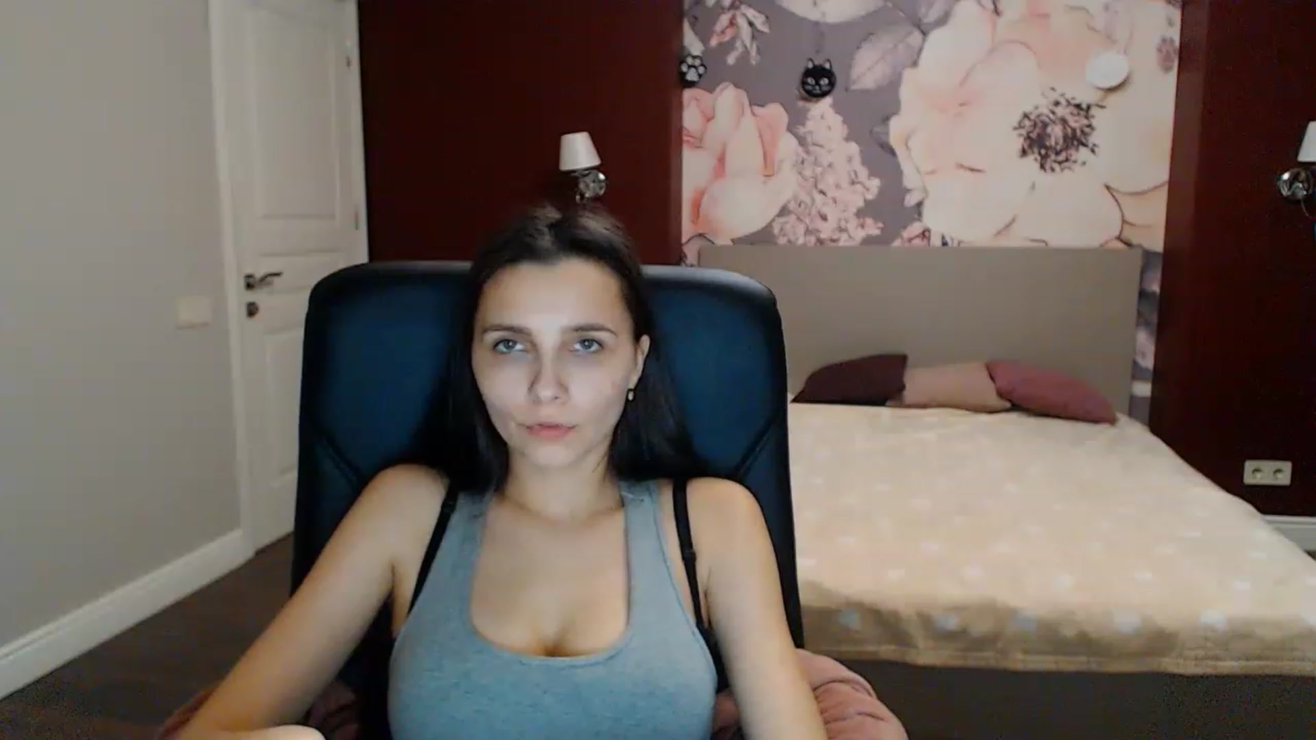 Gallery image thumbnail from Karina_Mils's myfreecams stream on, 01/21/2023, 16:10 image 18 of 20