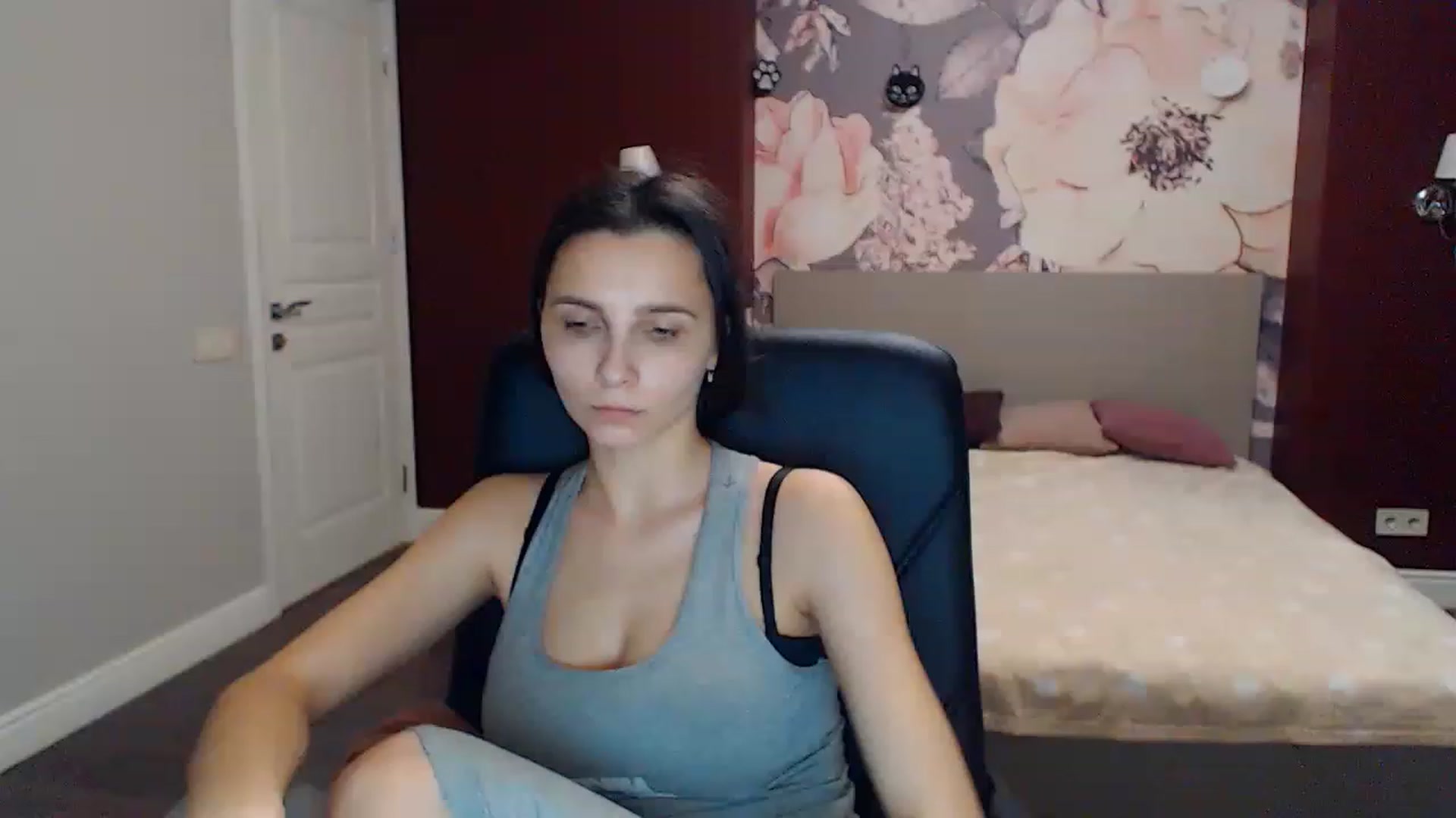 Gallery image thumbnail from Karina_Mils's myfreecams stream on, 01/21/2023, 16:54 image 2 of 20