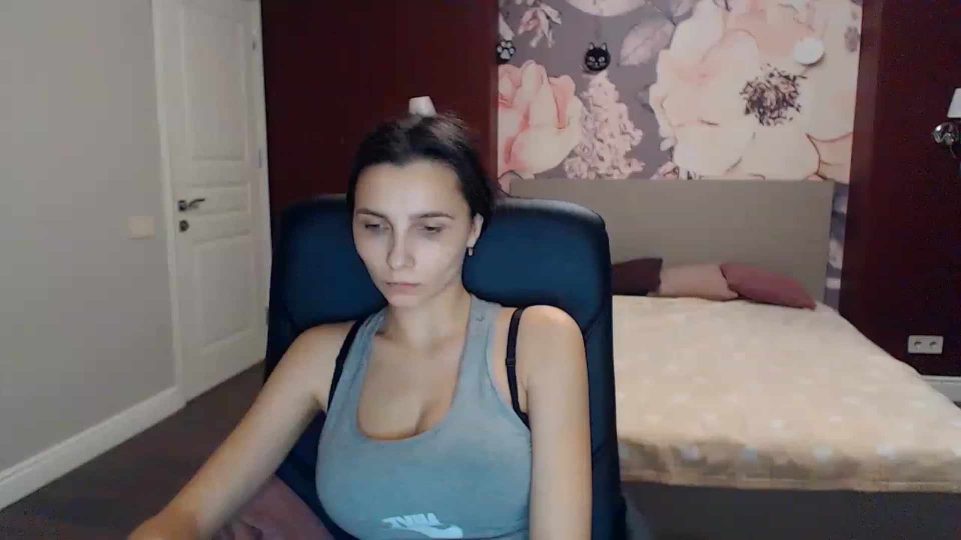 Gallery image thumbnail from Karina_Mils's myfreecams stream on, 01/21/2023, 16:54 image 10 of 20