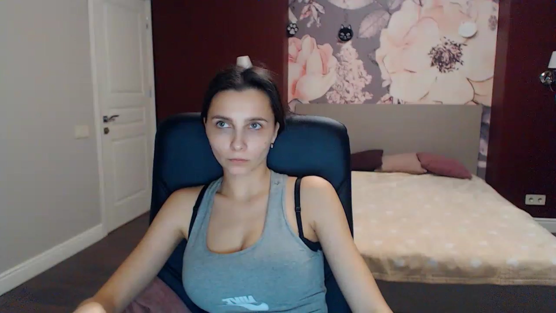 Gallery image thumbnail from Karina_Mils's myfreecams stream on, 01/21/2023, 16:54 image 9 of 20