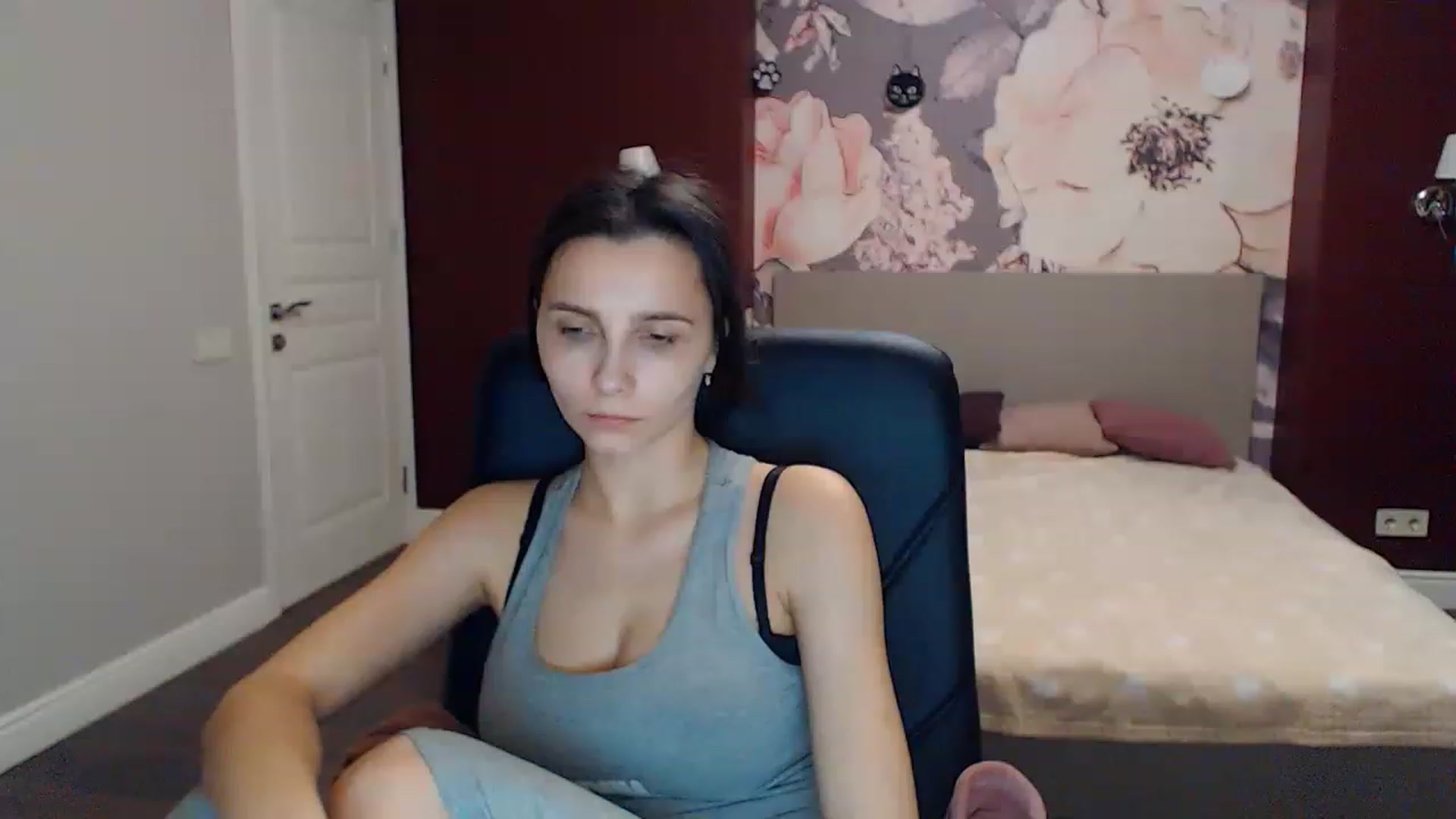 Gallery image thumbnail from Karina_Mils's myfreecams stream on, 01/21/2023, 16:54 image 1 of 20