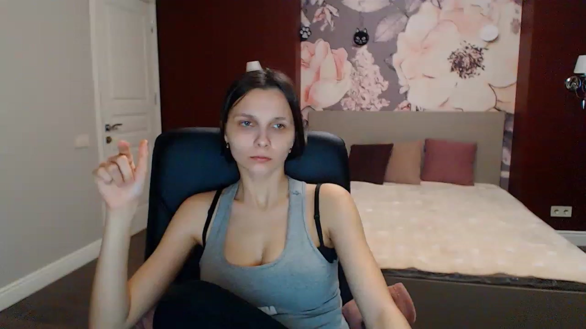 Gallery image thumbnail from Karina_Mils's myfreecams stream on, 01/22/2023, 13:05 image 15 of 20