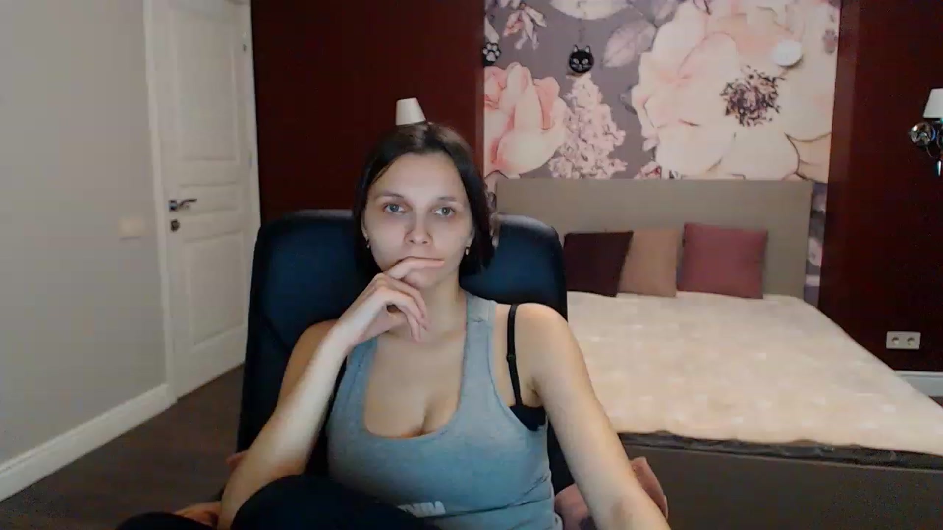 Gallery image thumbnail from Karina_Mils's myfreecams stream on, 01/22/2023, 13:05 image 19 of 20