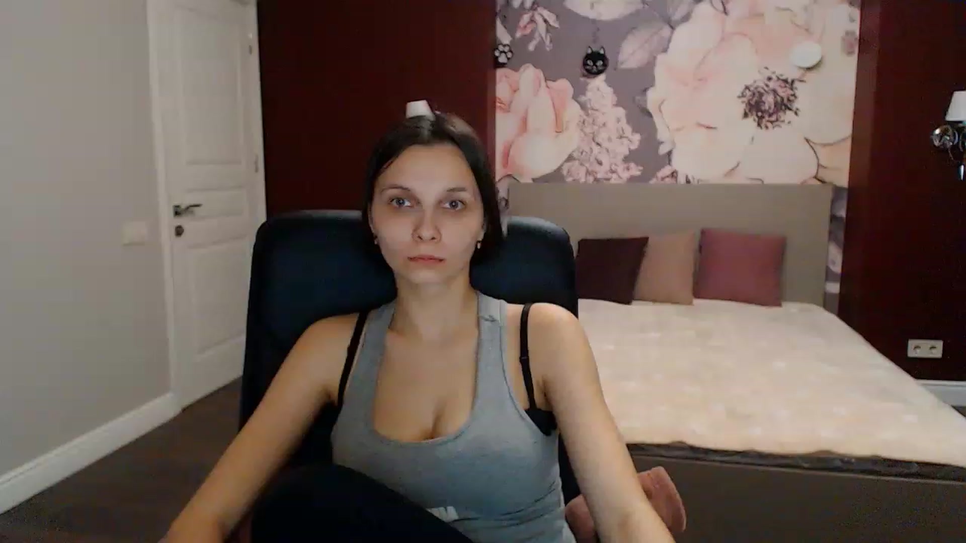 Gallery image thumbnail from Karina_Mils's myfreecams stream on, 01/22/2023, 13:05 image 16 of 20