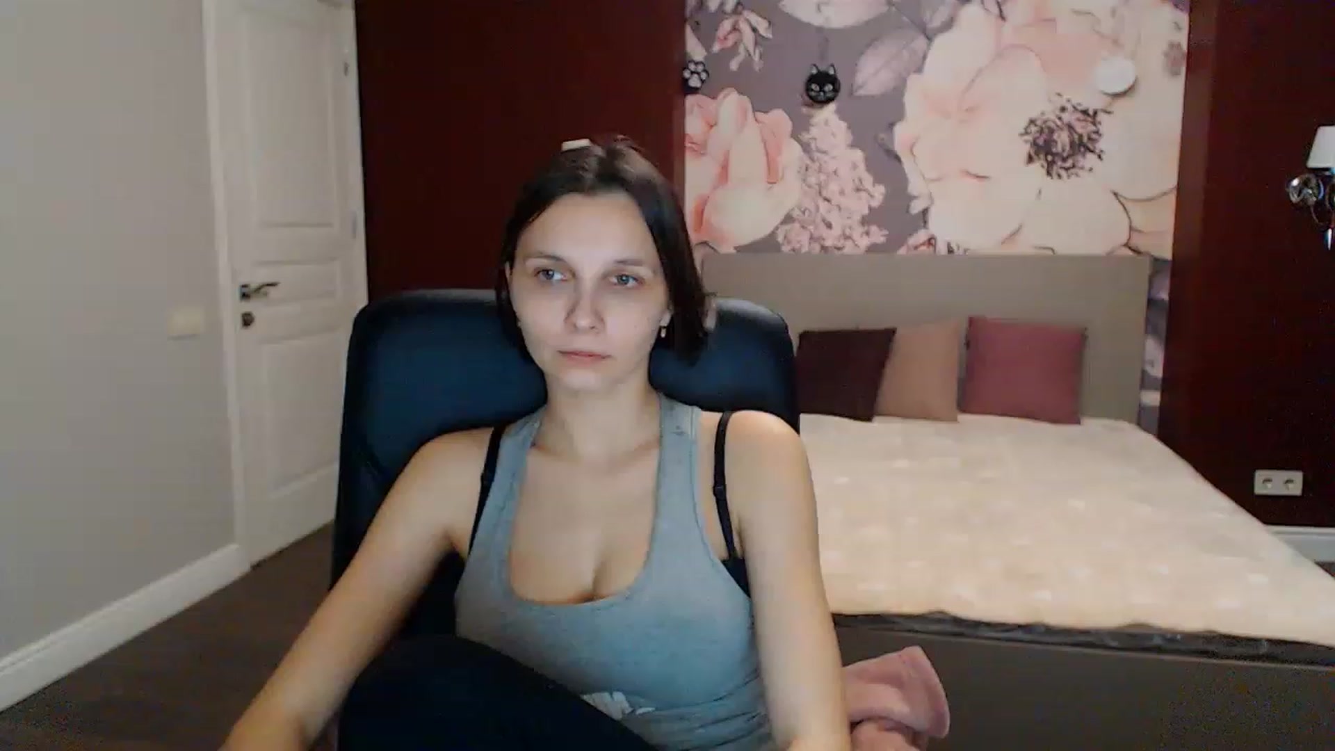 Gallery image thumbnail from Karina_Mils's myfreecams stream on, 01/22/2023, 13:05 image 7 of 20