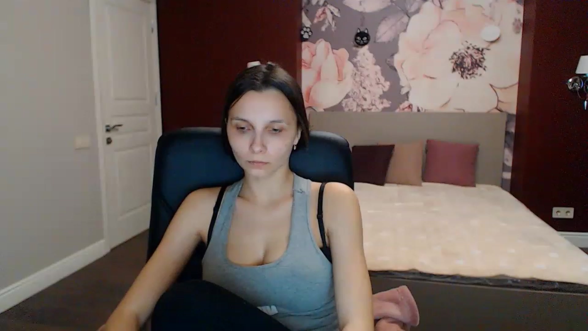 Gallery image thumbnail from Karina_Mils's myfreecams stream on, 01/22/2023, 13:05 image 12 of 20