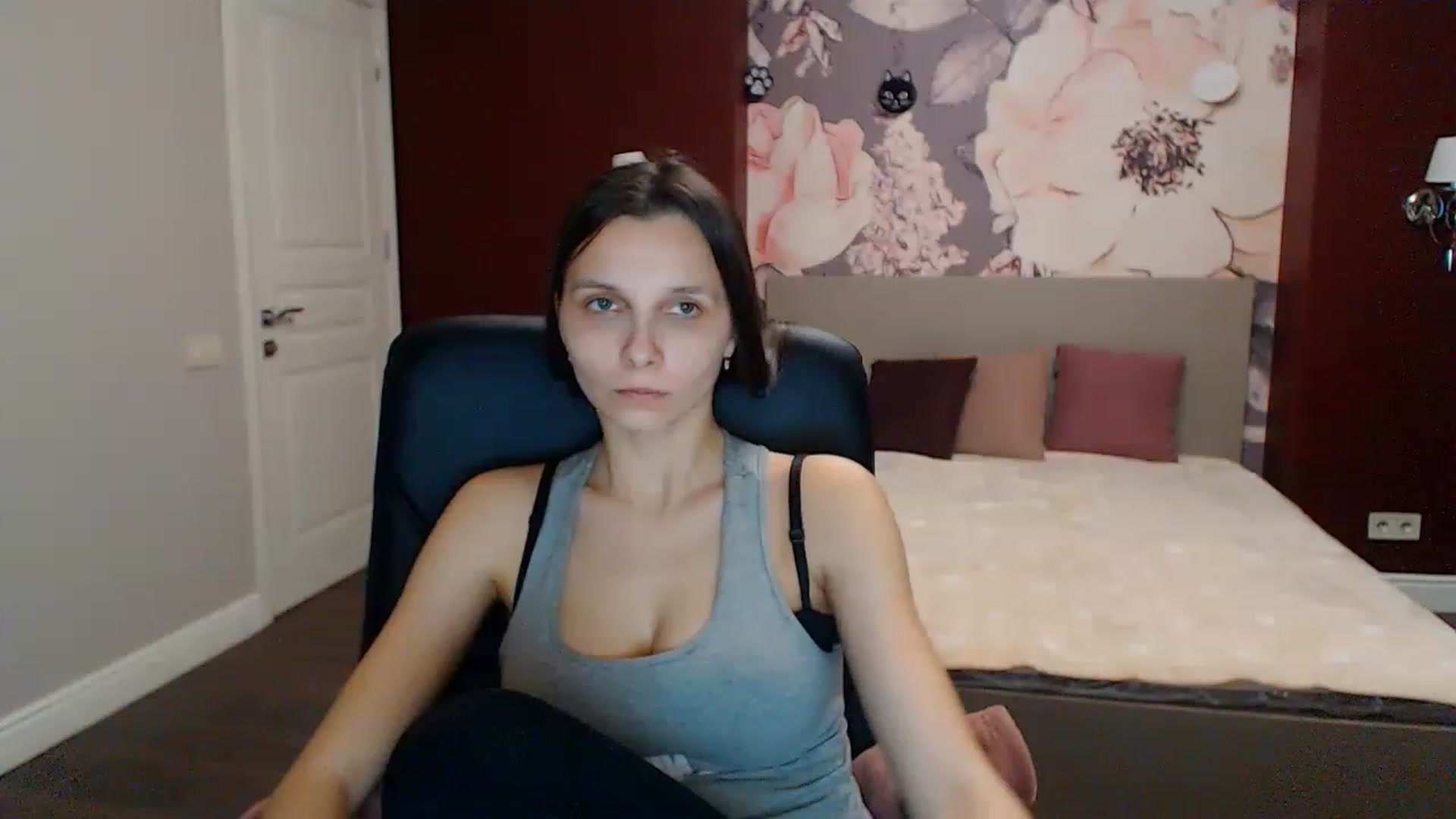 Gallery image thumbnail from Karina_Mils's myfreecams stream on, 01/22/2023, 13:05 image 11 of 20