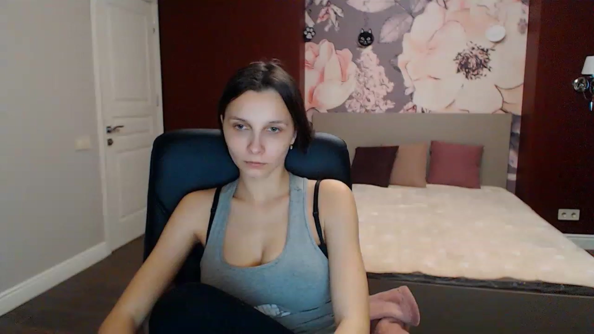 Gallery image thumbnail from Karina_Mils's myfreecams stream on, 01/22/2023, 13:05 image 5 of 20