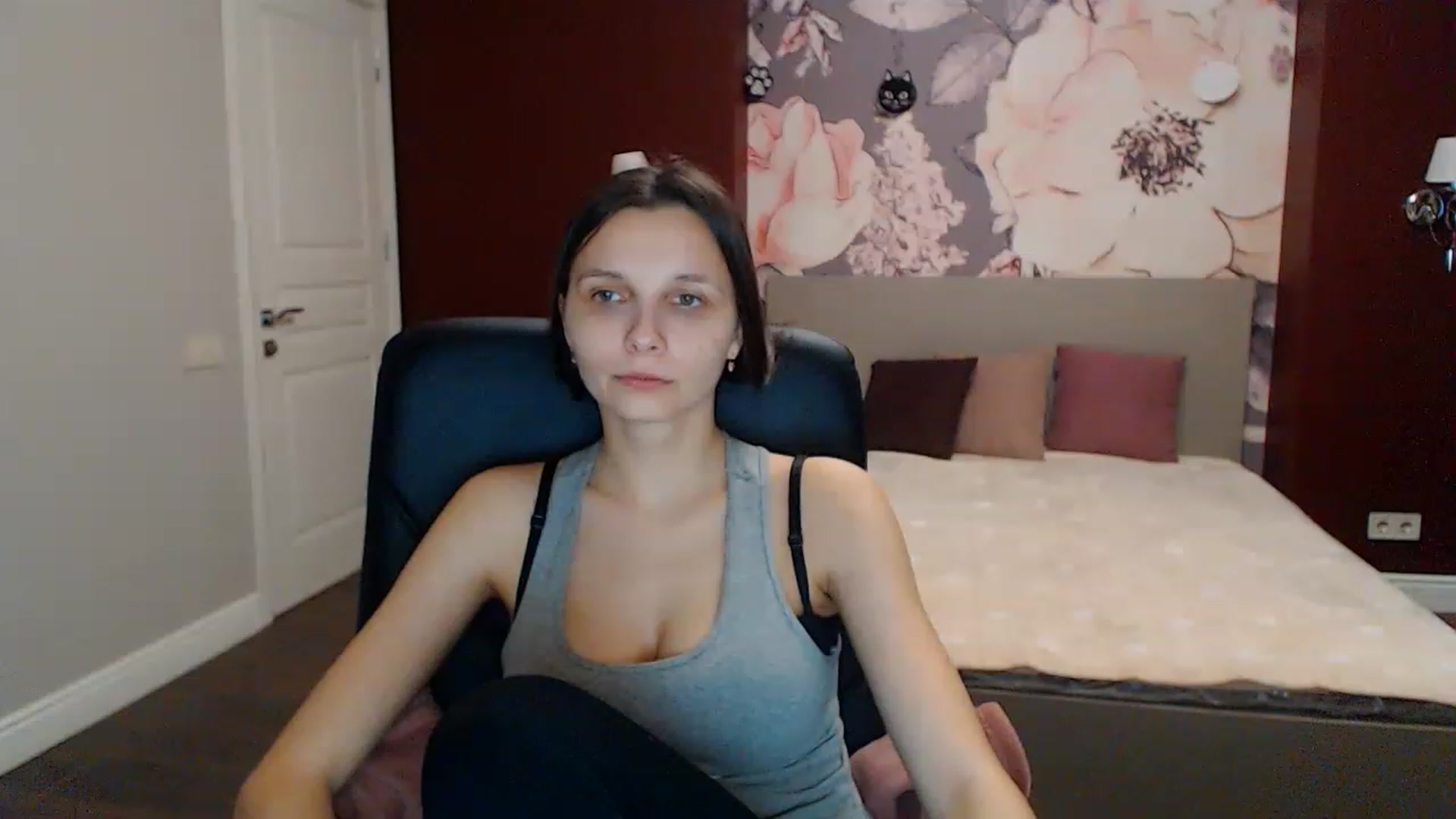 Gallery image thumbnail from Karina_Mils's myfreecams stream on, 01/22/2023, 13:05 image 9 of 20