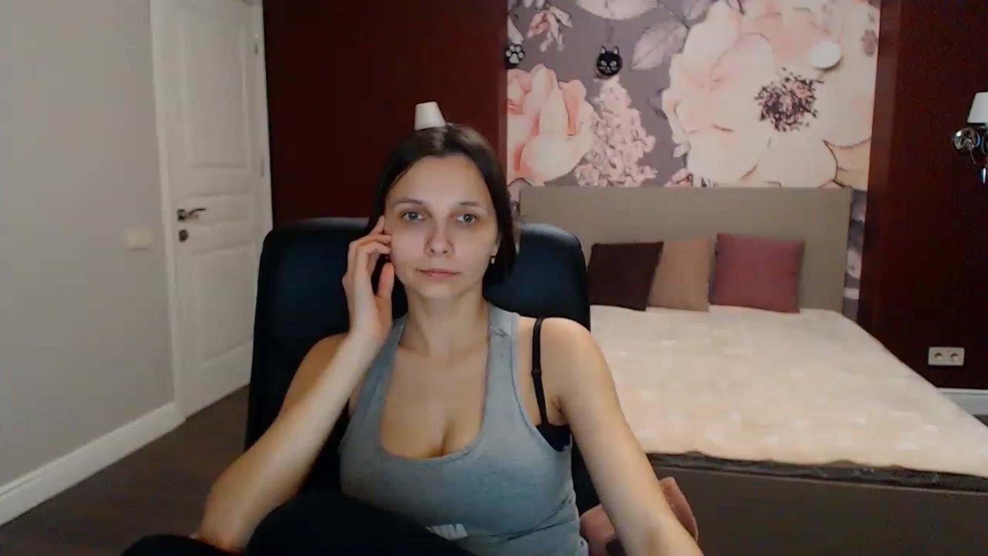 Gallery image thumbnail from Karina_Mils's myfreecams stream on, 01/22/2023, 13:05 image 18 of 20