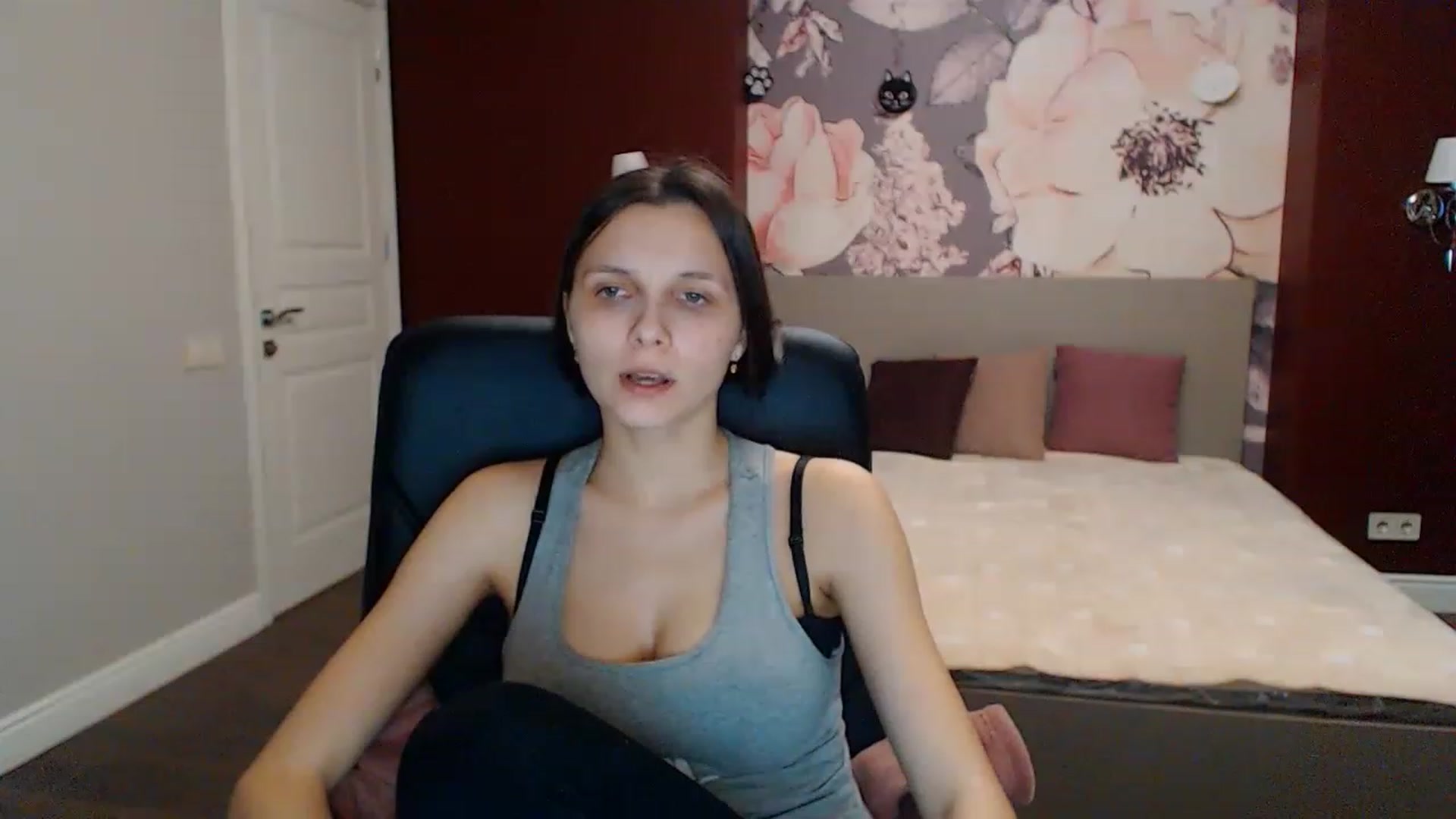 Gallery image thumbnail from Karina_Mils's myfreecams stream on, 01/22/2023, 13:05 image 8 of 20