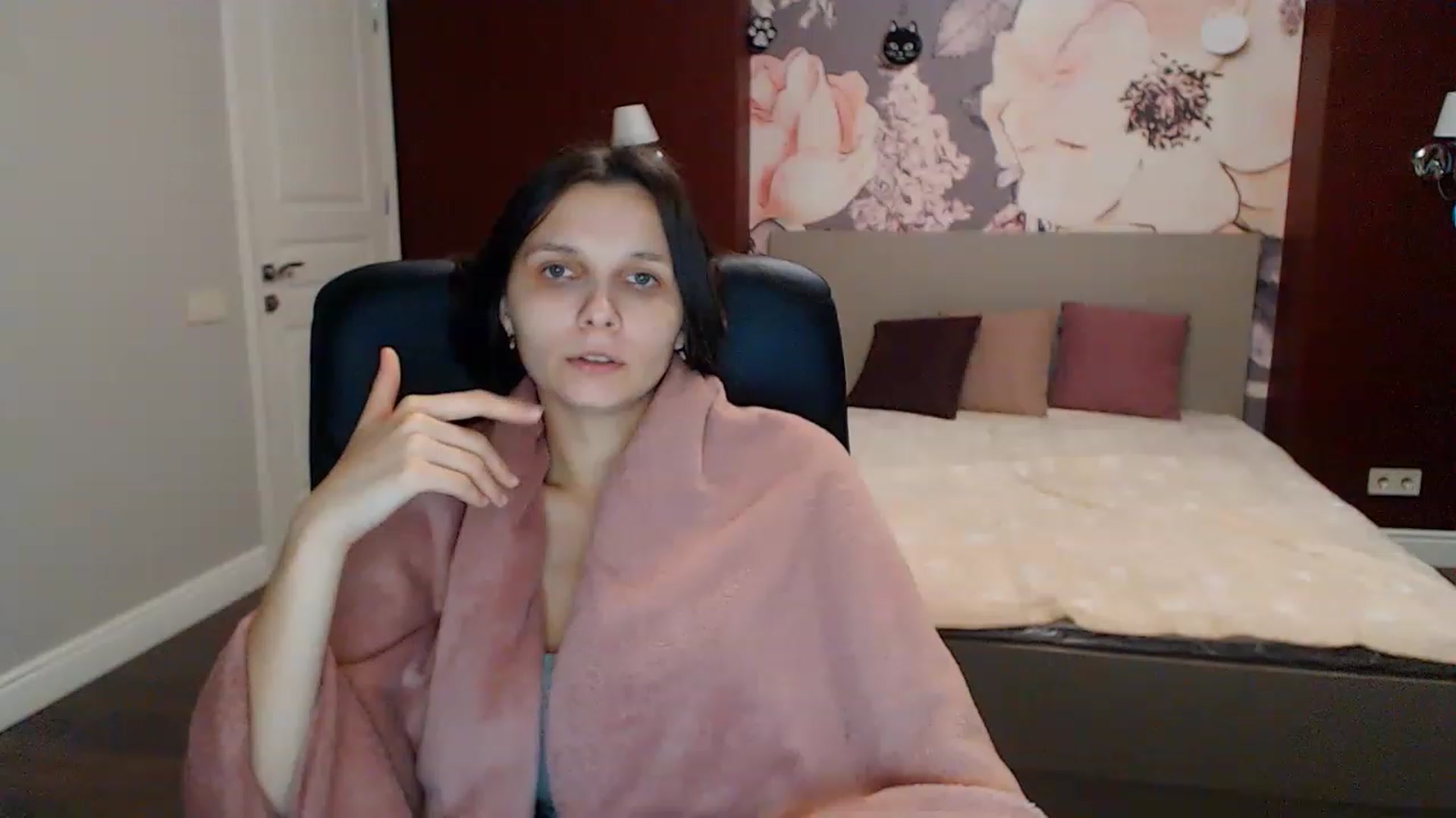 Gallery image thumbnail from Karina_Mils's myfreecams stream on, 01/22/2023, 13:59 image 15 of 20