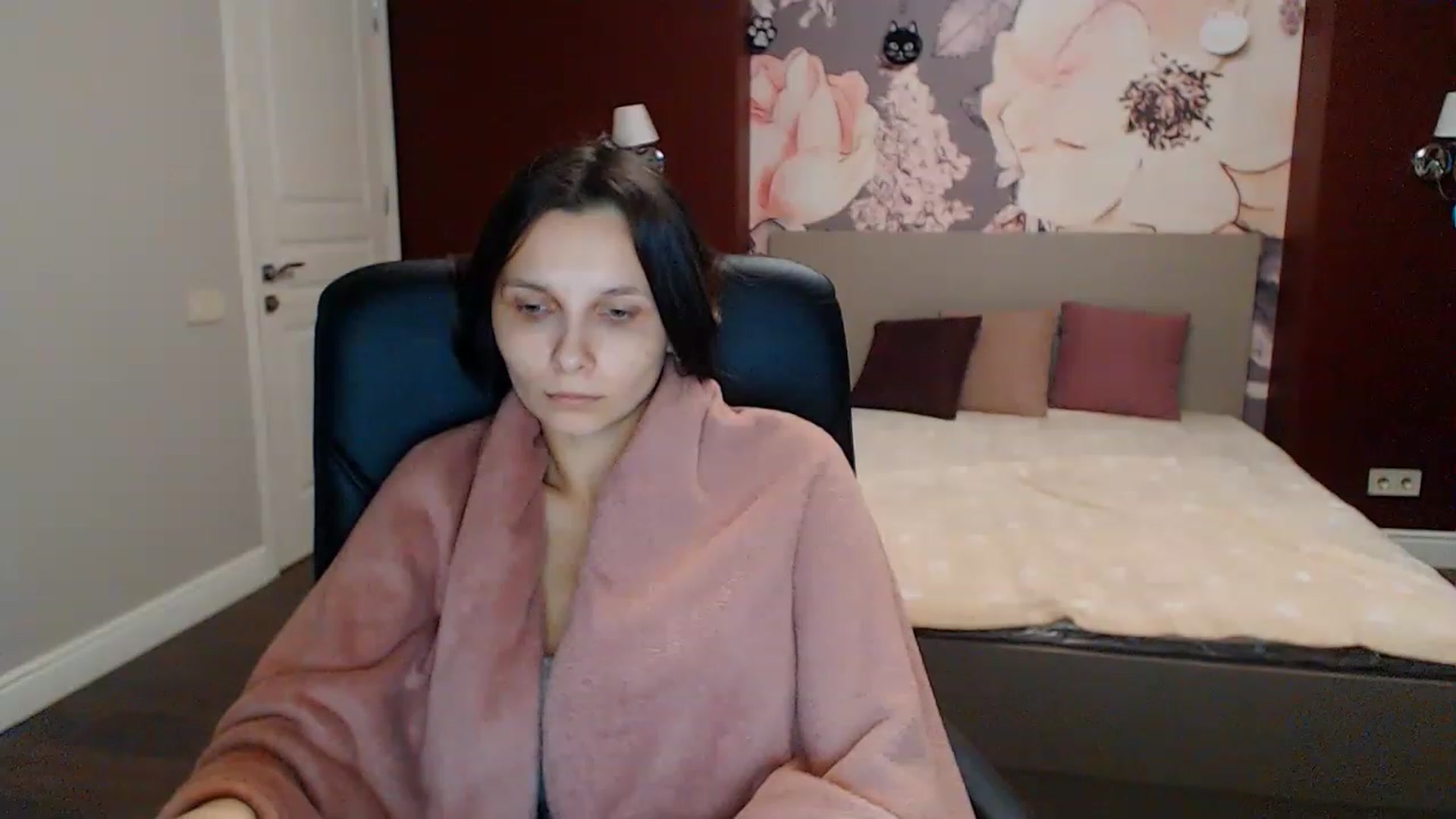 Gallery image thumbnail from Karina_Mils's myfreecams stream on, 01/22/2023, 13:59 image 16 of 20