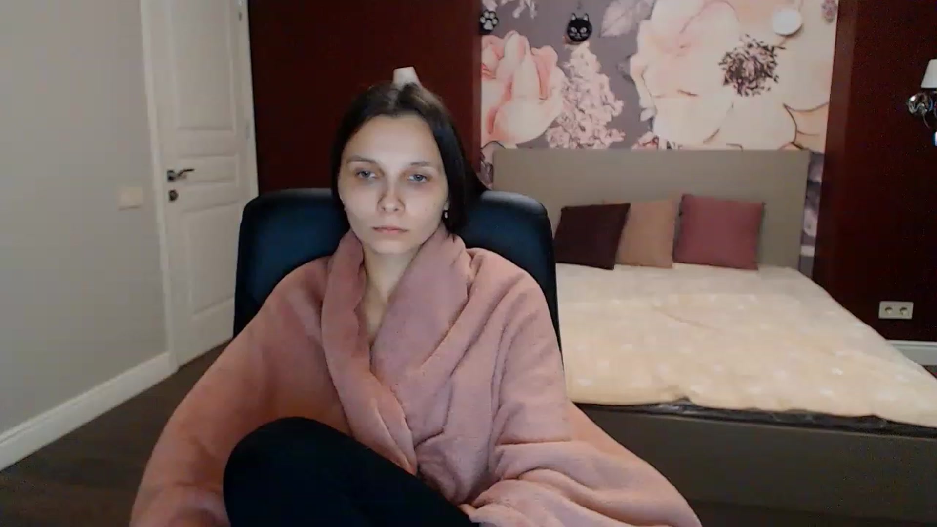 Gallery image thumbnail from Karina_Mils's myfreecams stream on, 01/22/2023, 13:59 image 4 of 20