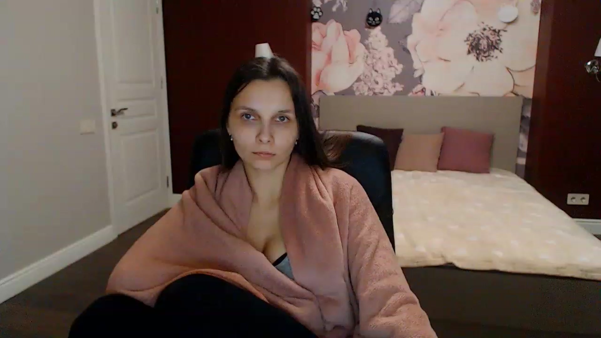 Gallery image thumbnail from Karina_Mils's myfreecams stream on, 01/22/2023, 16:50 image 16 of 20