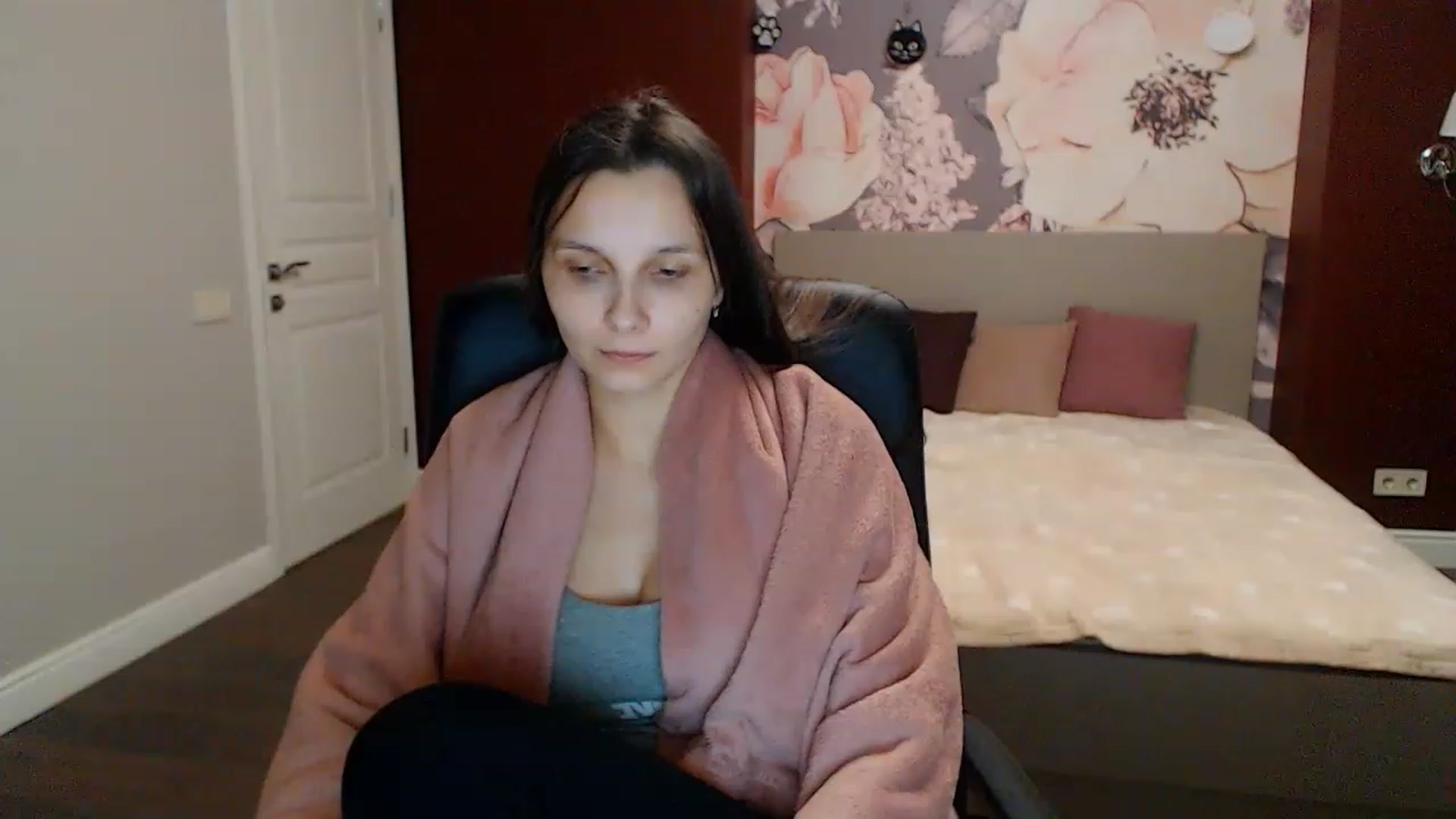 Gallery image thumbnail from Karina_Mils's myfreecams stream on, 01/22/2023, 16:50 image 3 of 20