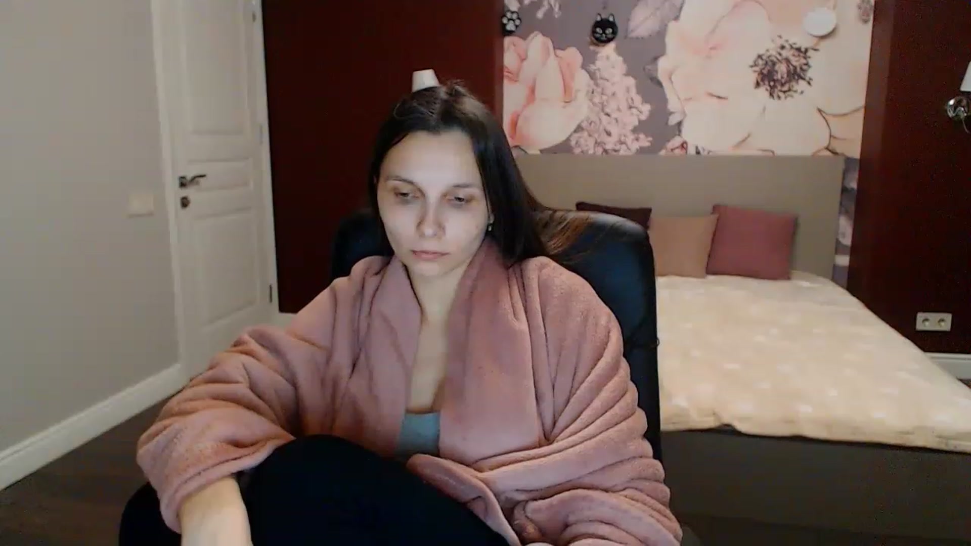 Gallery image thumbnail from Karina_Mils's myfreecams stream on, 01/22/2023, 16:50 image 5 of 20