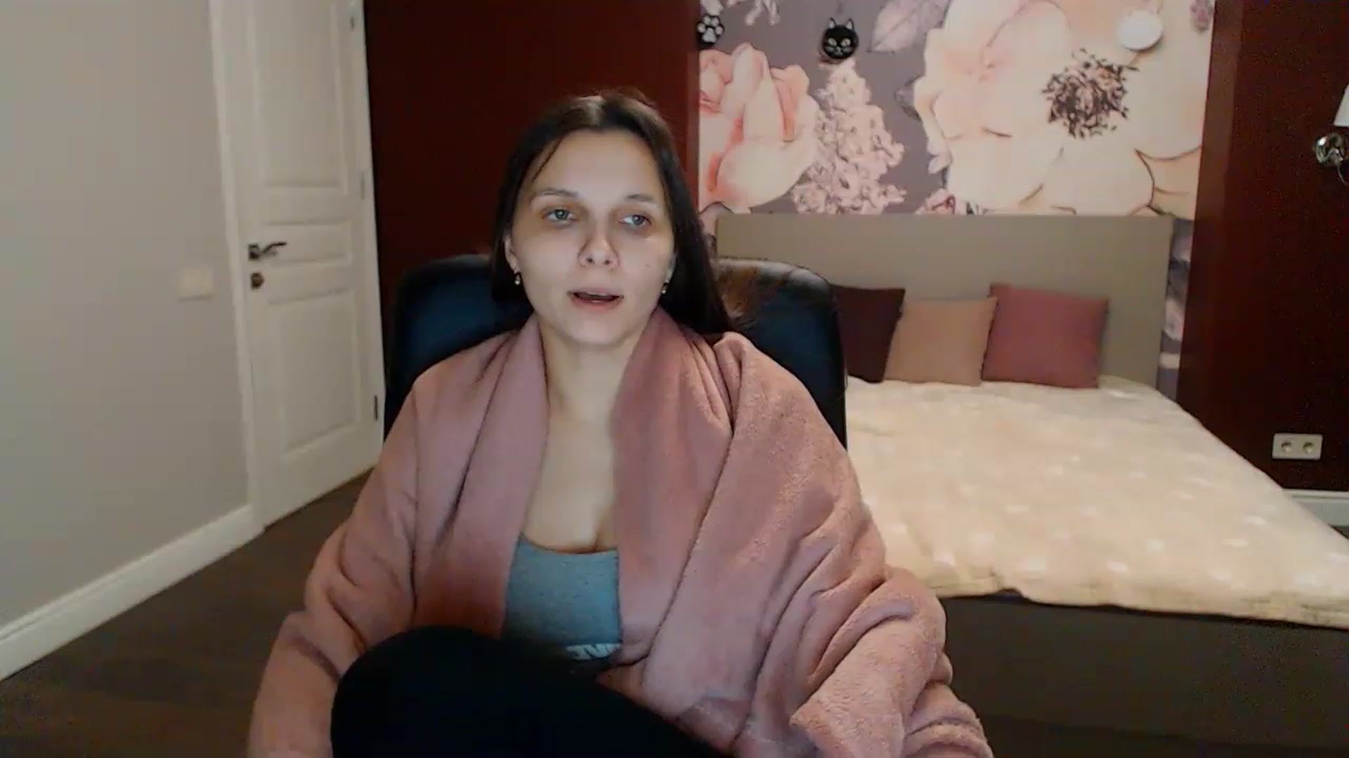 Gallery image thumbnail from Karina_Mils's myfreecams stream on, 01/22/2023, 16:50 image 2 of 20
