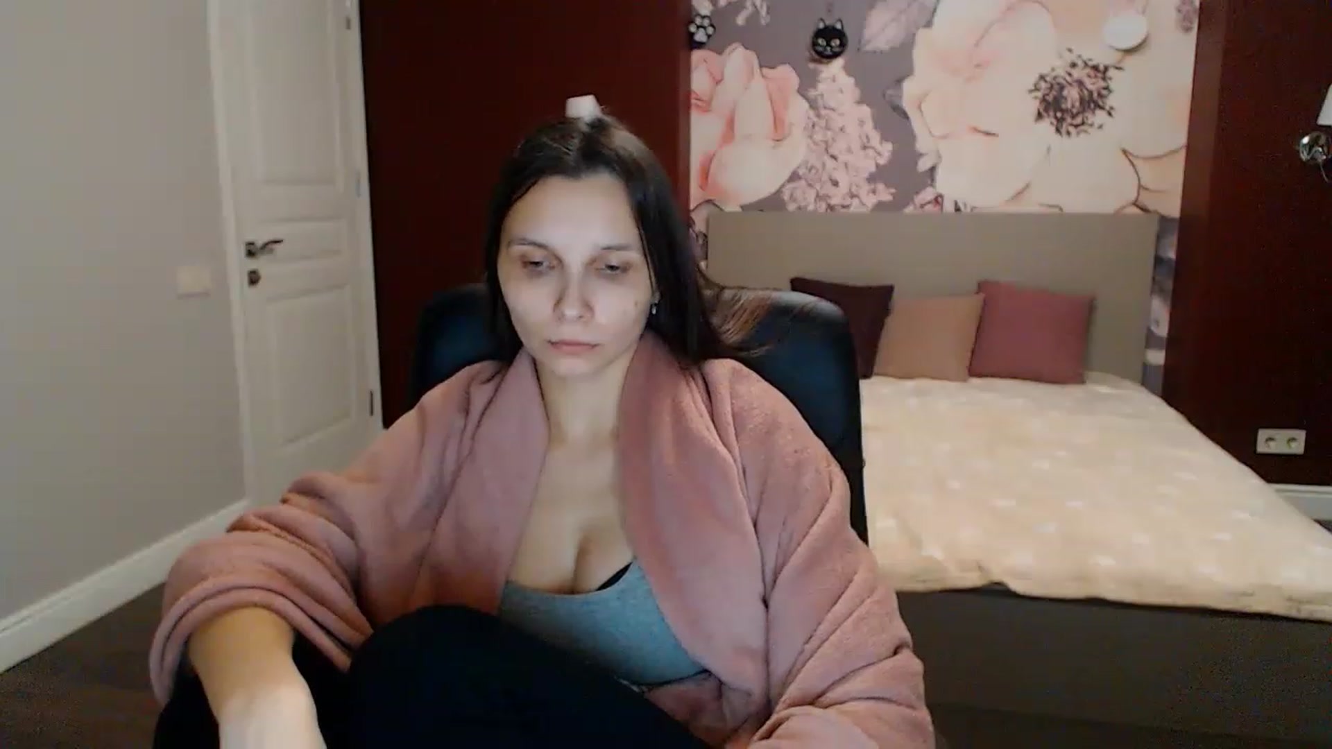 Gallery image thumbnail from Karina_Mils's myfreecams stream on, 01/22/2023, 16:50 image 7 of 20