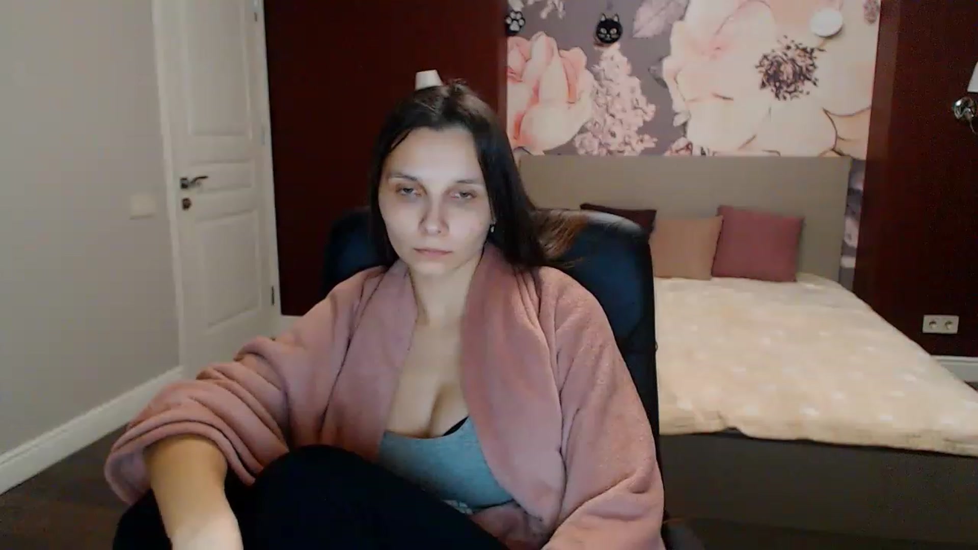 Gallery image thumbnail from Karina_Mils's myfreecams stream on, 01/22/2023, 16:50 image 11 of 20