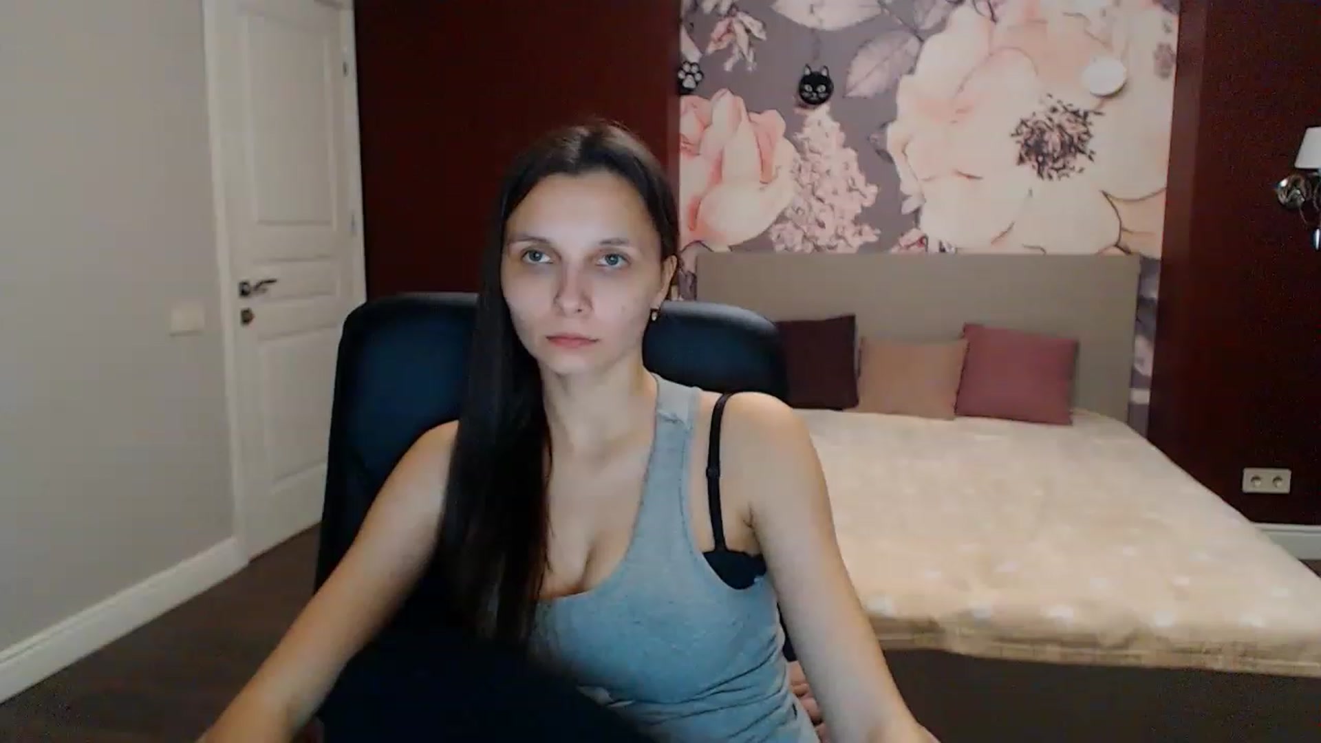 Gallery image thumbnail from Karina_Mils's myfreecams stream on, 01/22/2023, 17:59 image 14 of 20