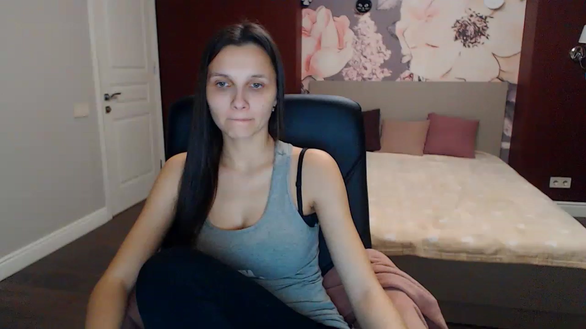 Gallery image thumbnail from Karina_Mils's myfreecams stream on, 01/22/2023, 17:59 image 2 of 20