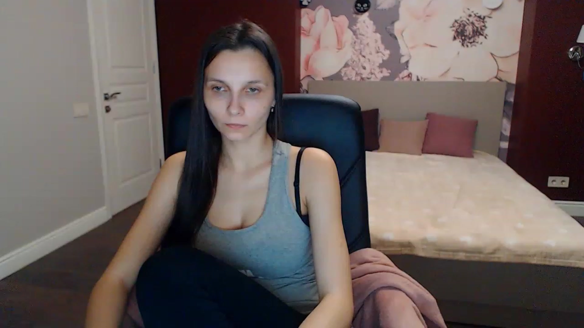 Gallery image thumbnail from Karina_Mils's myfreecams stream on, 01/22/2023, 17:59 image 3 of 20