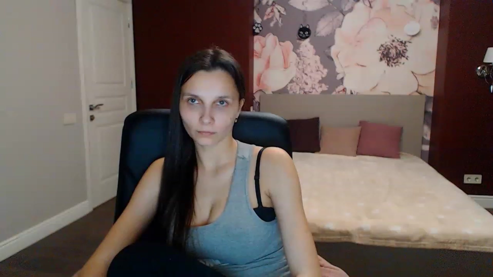 Gallery image thumbnail from Karina_Mils's myfreecams stream on, 01/22/2023, 17:59 image 15 of 20
