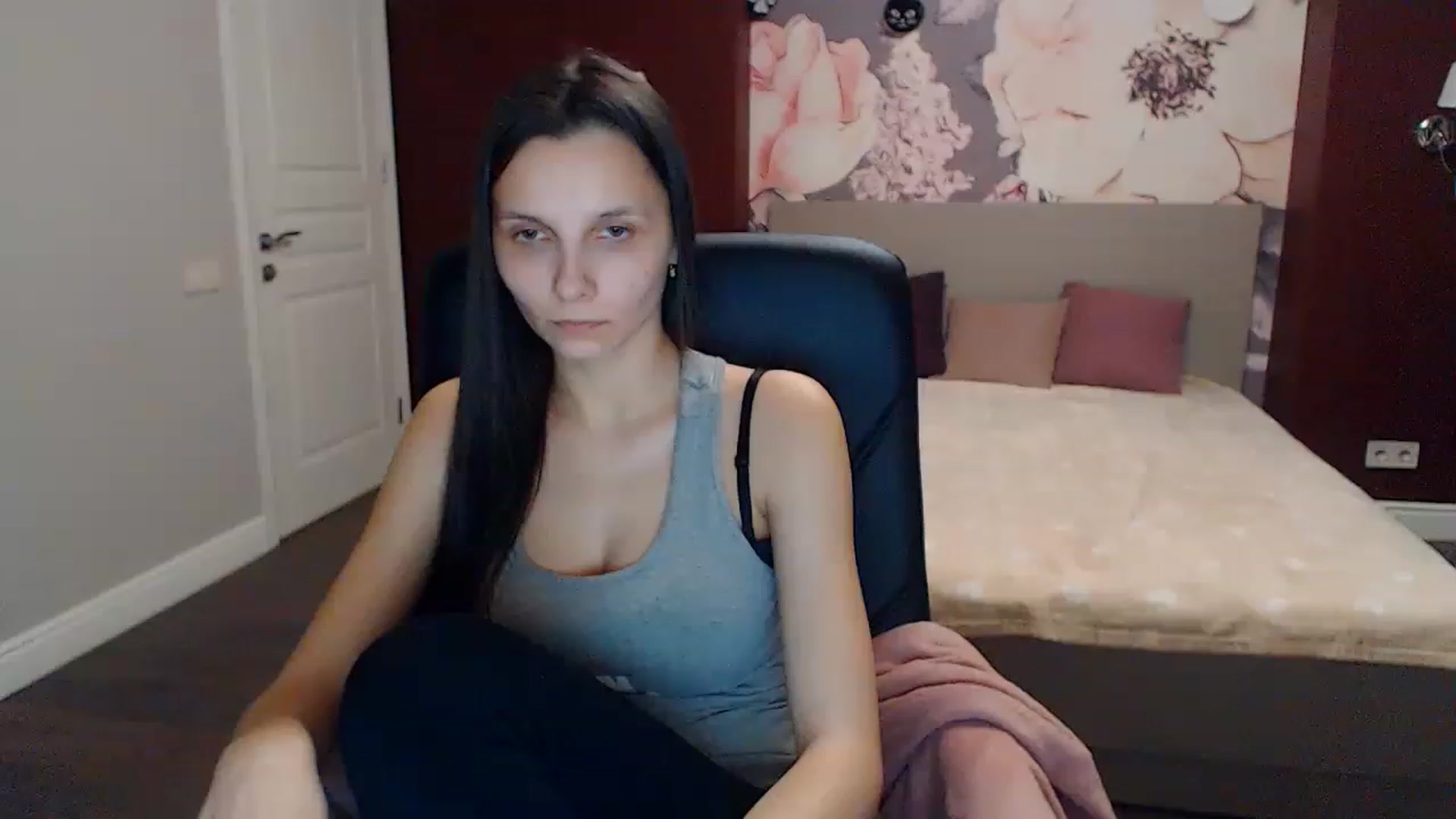 Gallery image thumbnail from Karina_Mils's myfreecams stream on, 01/22/2023, 17:59 image 11 of 20