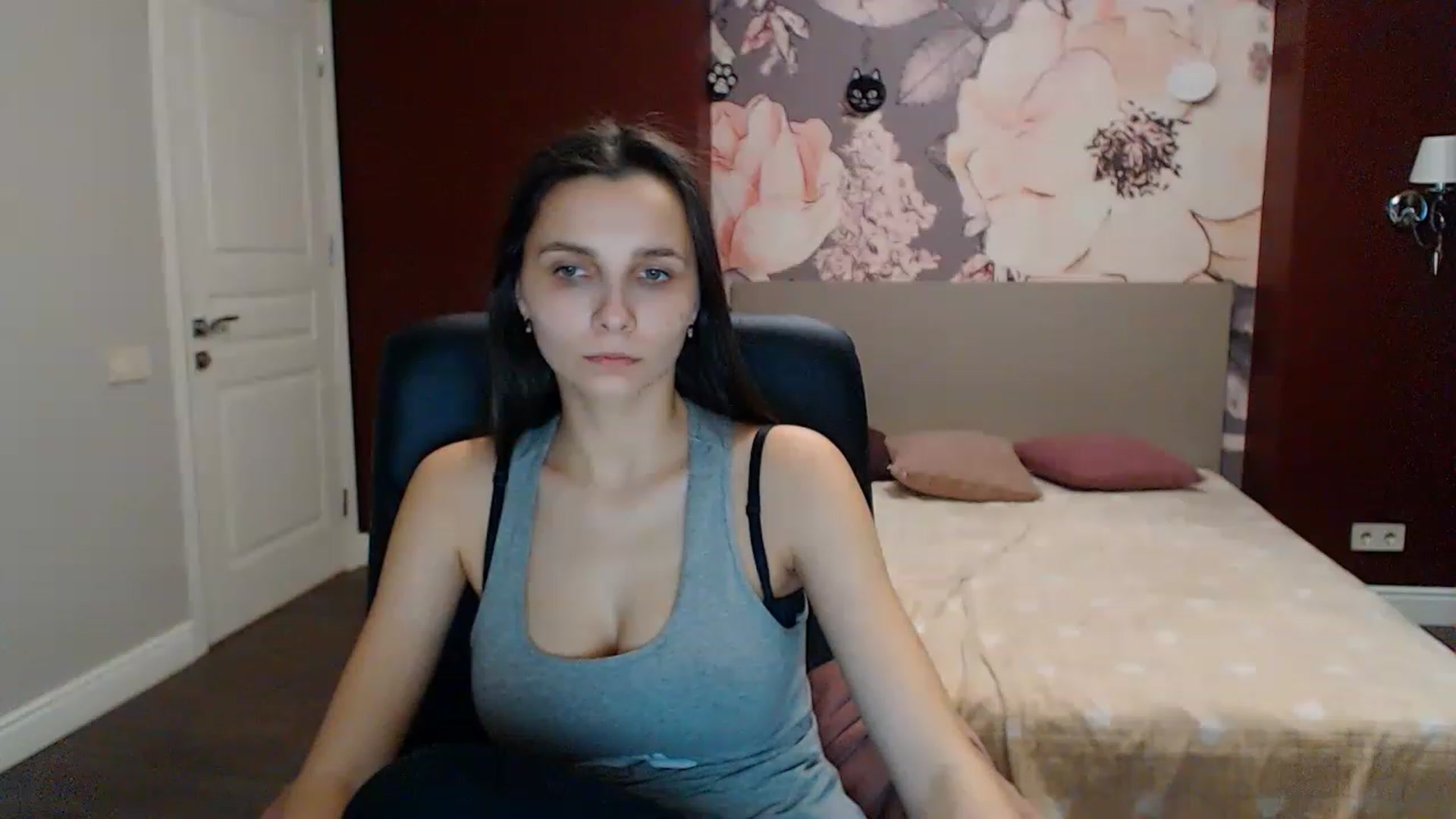 Gallery image thumbnail from Karina_Mils's myfreecams stream on, 01/25/2023, 11:39 image 12 of 20