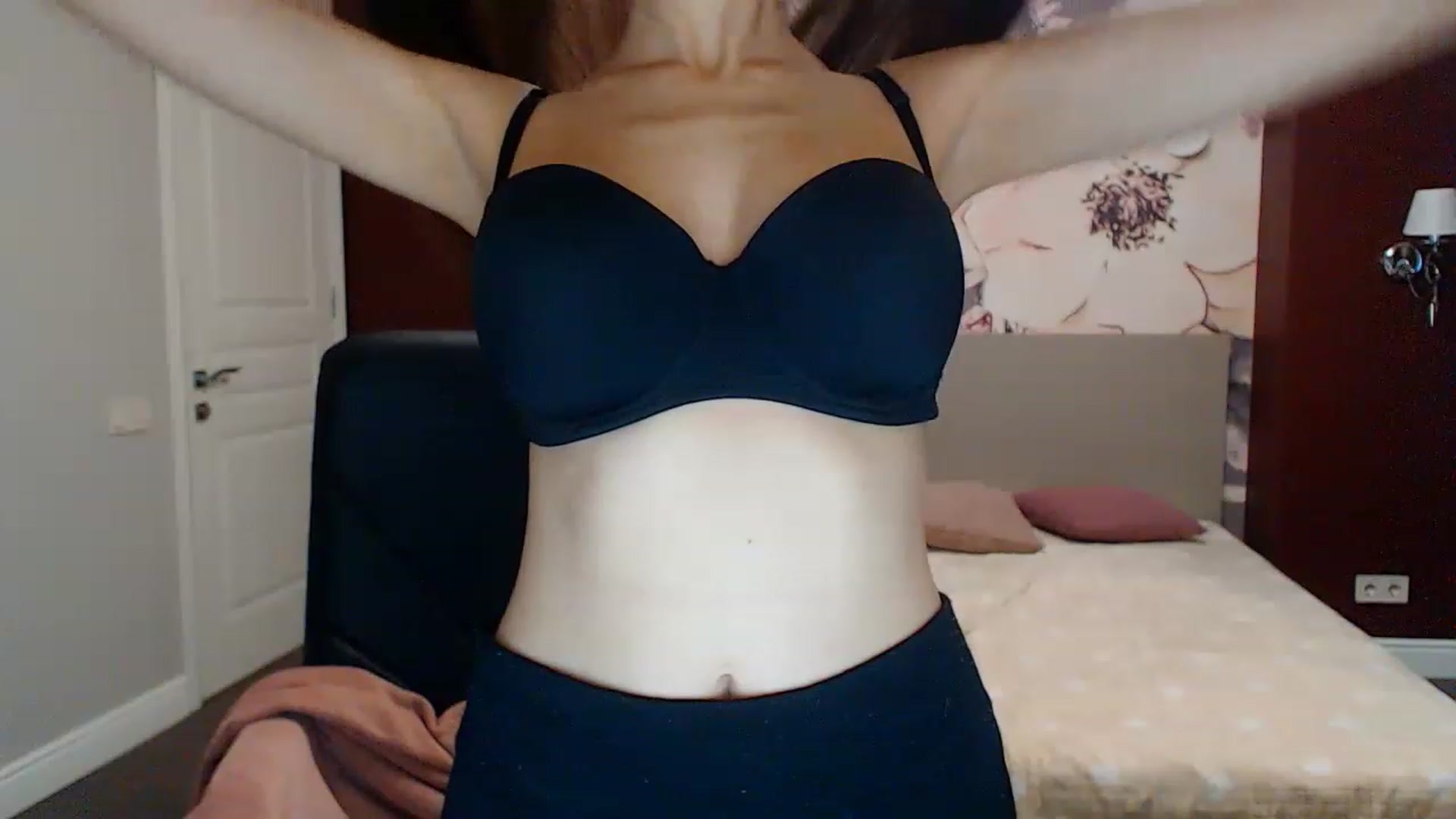 Gallery image thumbnail from Karina_Mils's myfreecams stream on, 01/25/2023, 11:39 image 10 of 20