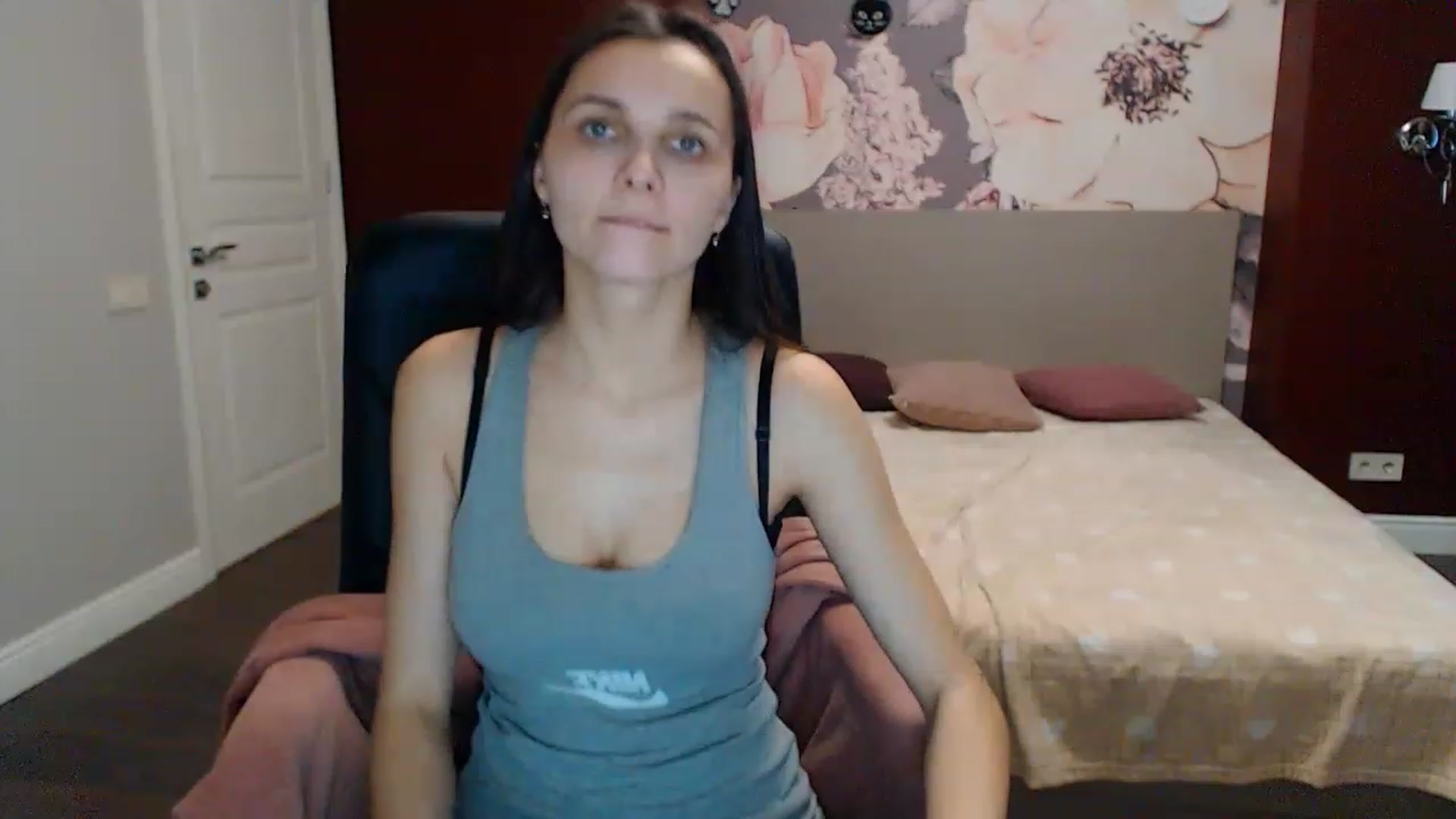Gallery image thumbnail from Karina_Mils's myfreecams stream on, 01/25/2023, 11:39 image 7 of 20