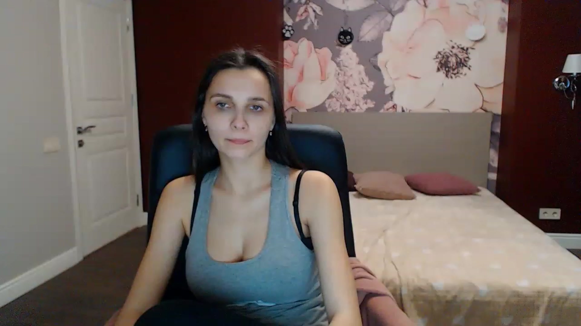 Gallery image thumbnail from Karina_Mils's myfreecams stream on, 01/25/2023, 11:39 image 14 of 20