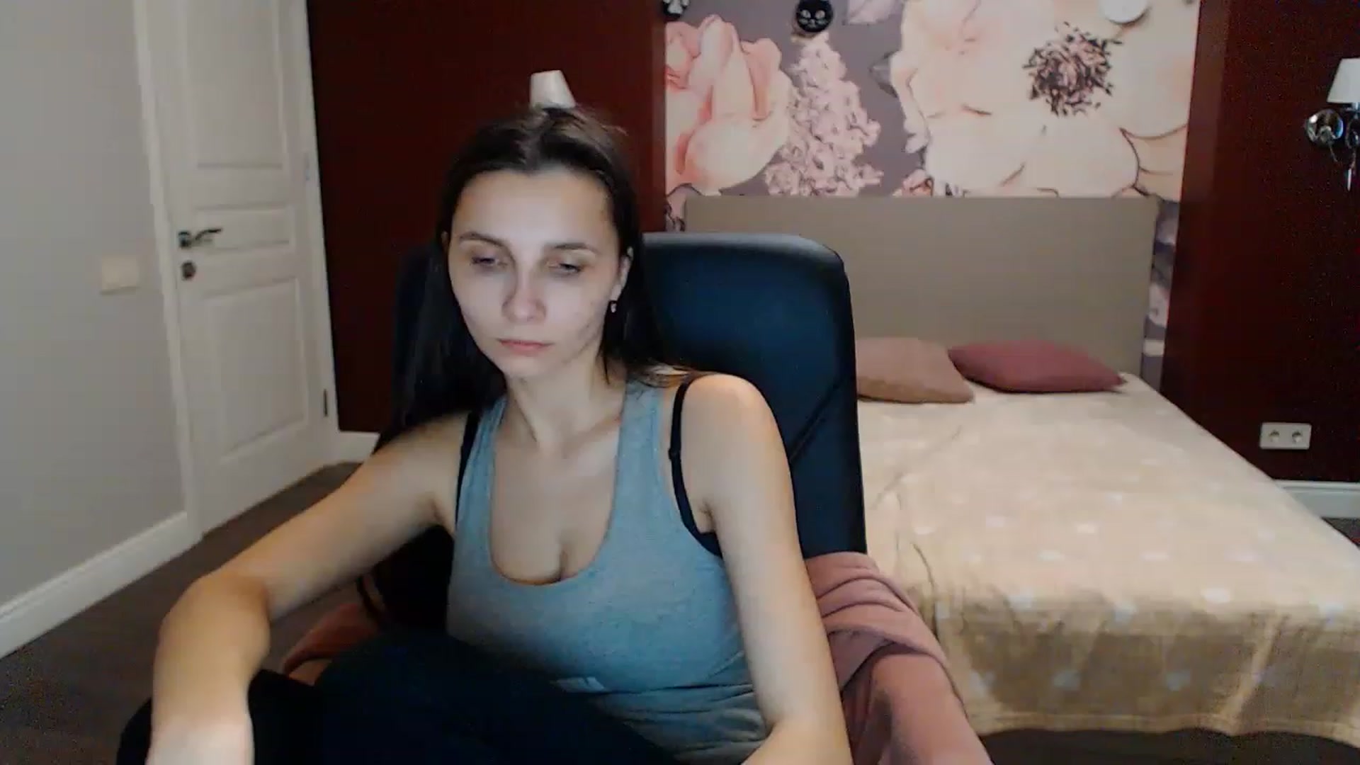 Gallery image thumbnail from Karina_Mils's myfreecams stream on, 01/25/2023, 11:39 image 4 of 20