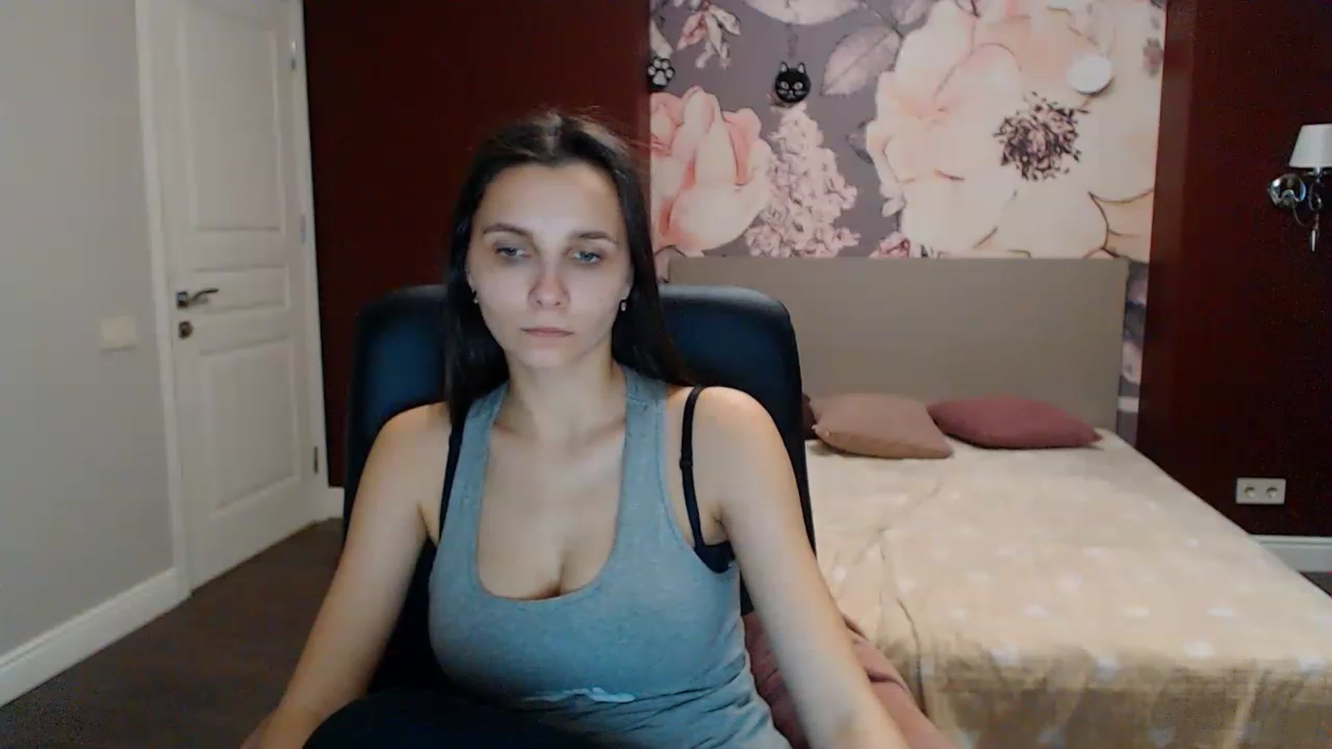 Gallery image thumbnail from Karina_Mils's myfreecams stream on, 01/25/2023, 11:39 image 15 of 20