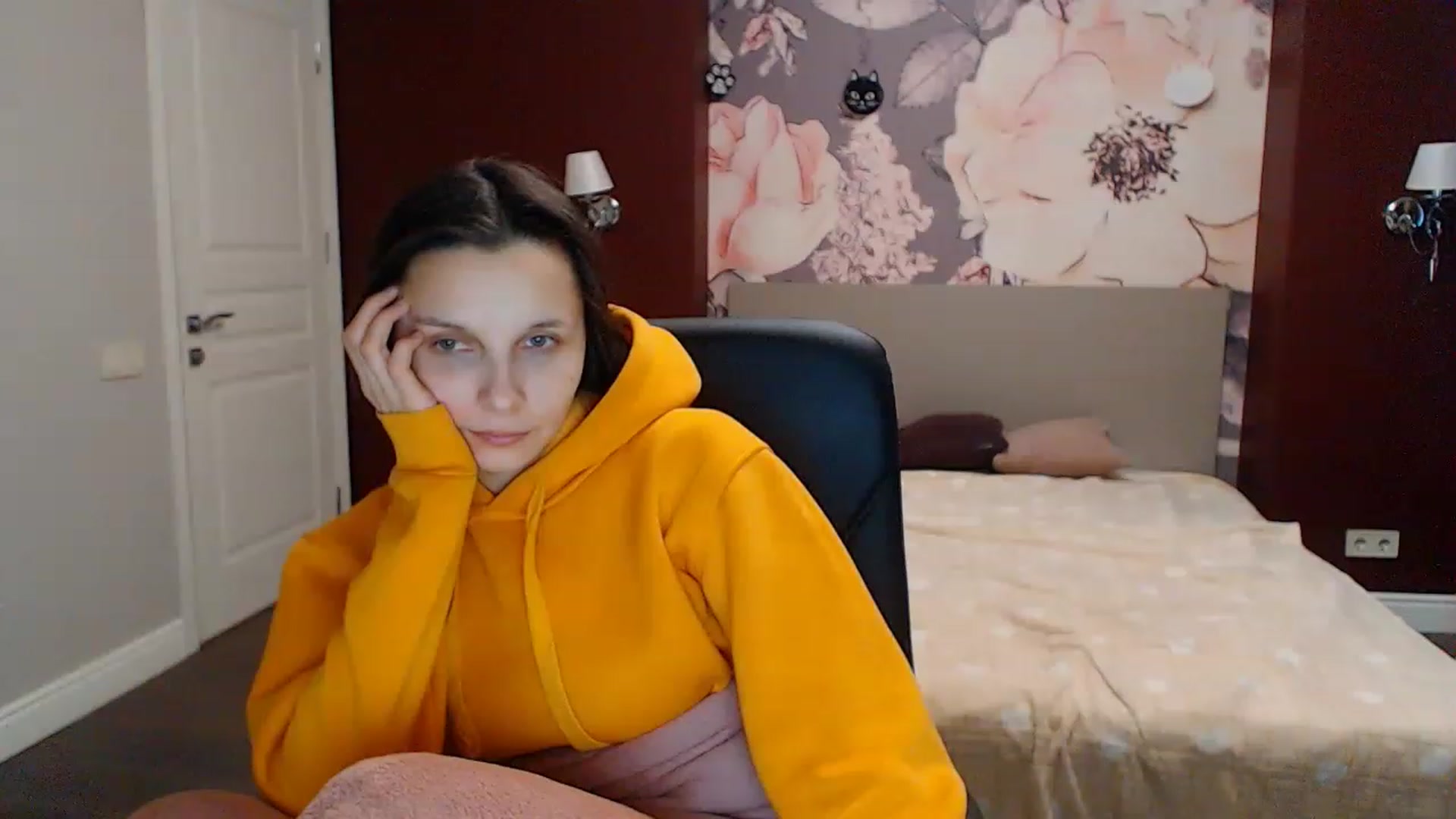 Gallery image thumbnail from Karina_Mils's myfreecams stream on, 01/26/2023, 10:49 image 13 of 20
