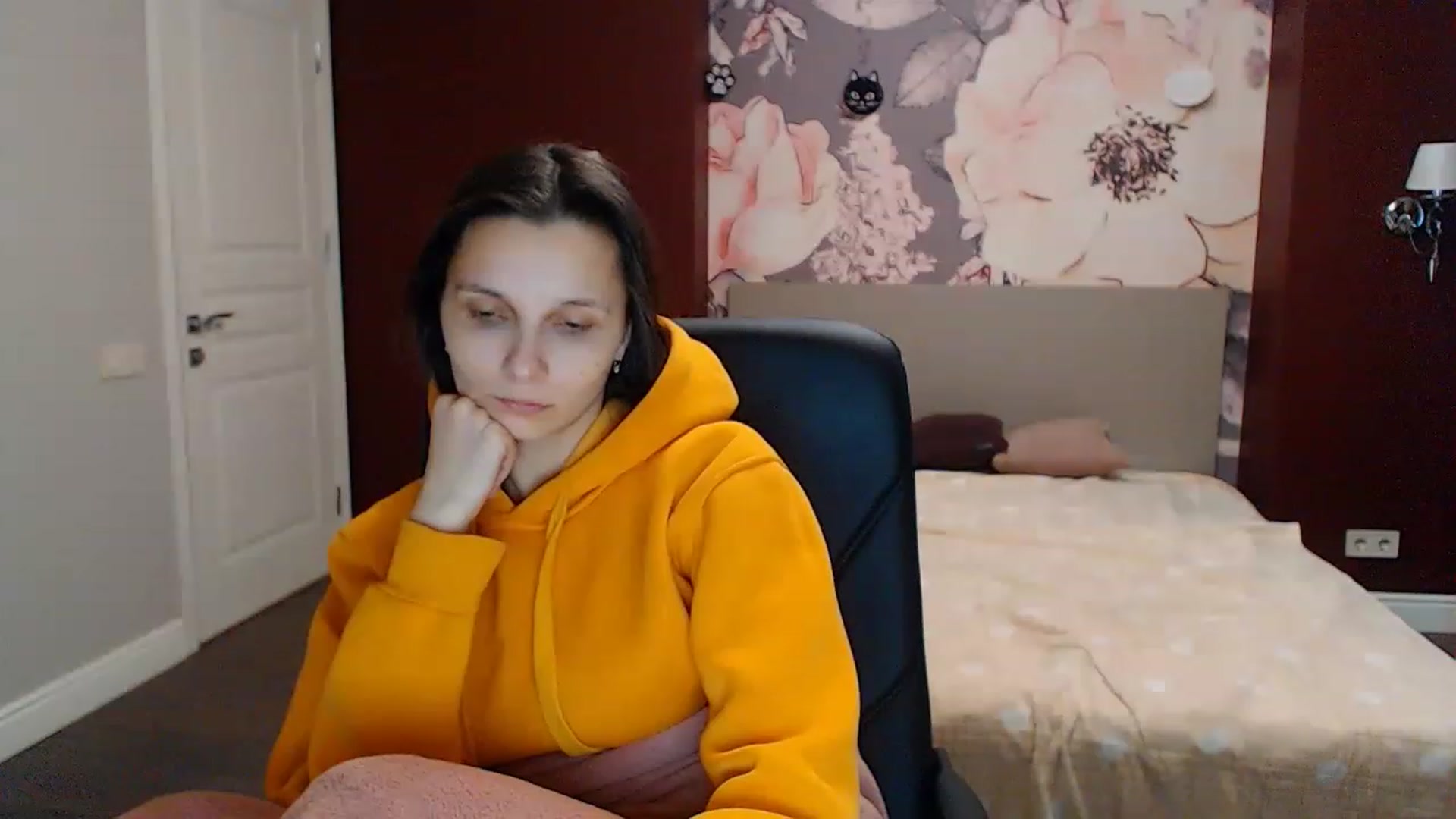 Gallery image thumbnail from Karina_Mils's myfreecams stream on, 01/26/2023, 10:49 image 14 of 20