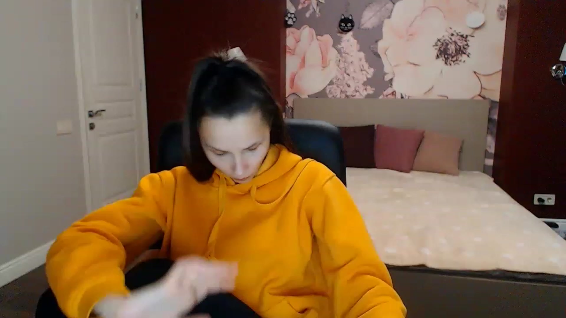Gallery image thumbnail from Karina_Mils's myfreecams stream on, 01/27/2023, 11:33 image 2 of 20
