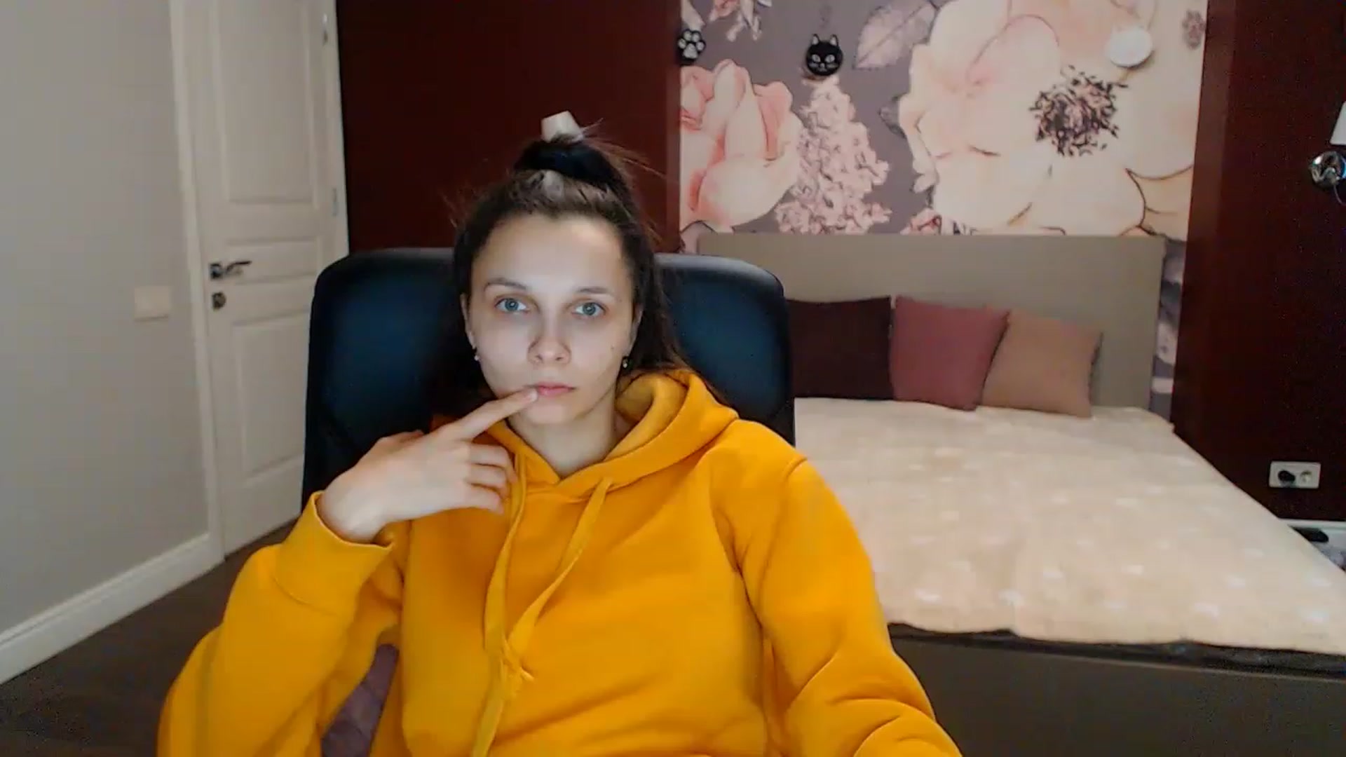 Gallery image thumbnail from Karina_Mils's myfreecams stream on, 01/27/2023, 11:33 image 9 of 20