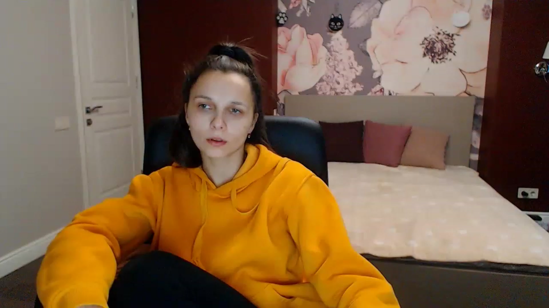 Gallery image thumbnail from Karina_Mils's myfreecams stream on, 01/27/2023, 11:33 image 4 of 20