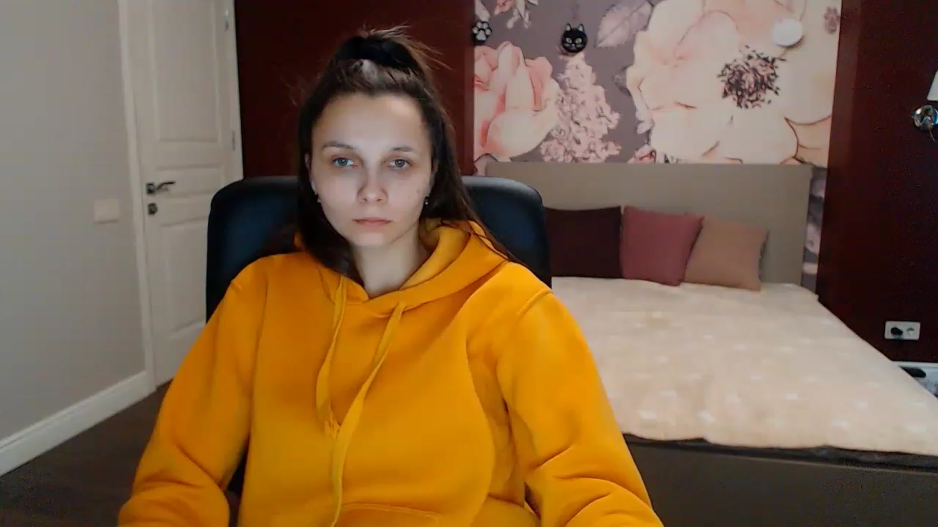 Gallery image thumbnail from Karina_Mils's myfreecams stream on, 01/27/2023, 11:33 image 14 of 20