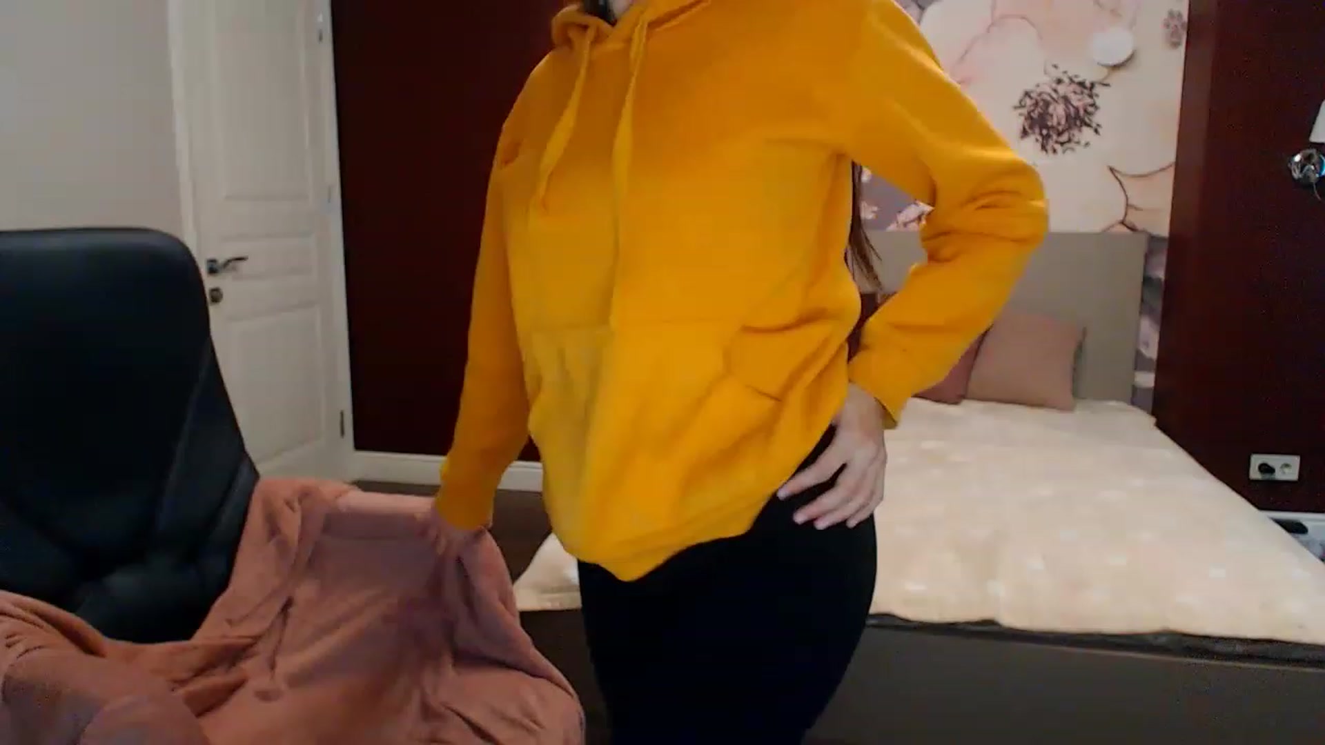 Gallery image thumbnail from Karina_Mils's myfreecams stream on, 01/27/2023, 11:33 image 13 of 20