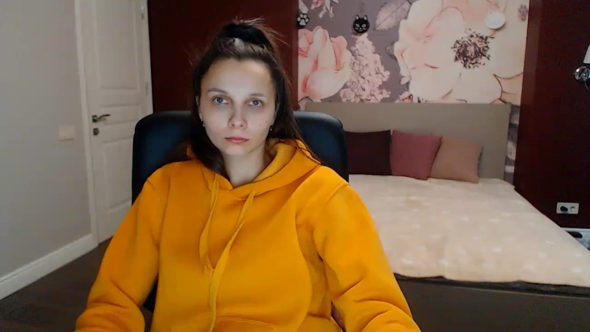 Gallery image thumbnail from Karina_Mils's myfreecams stream on, 01/27/2023, 11:33 image 15 of 20