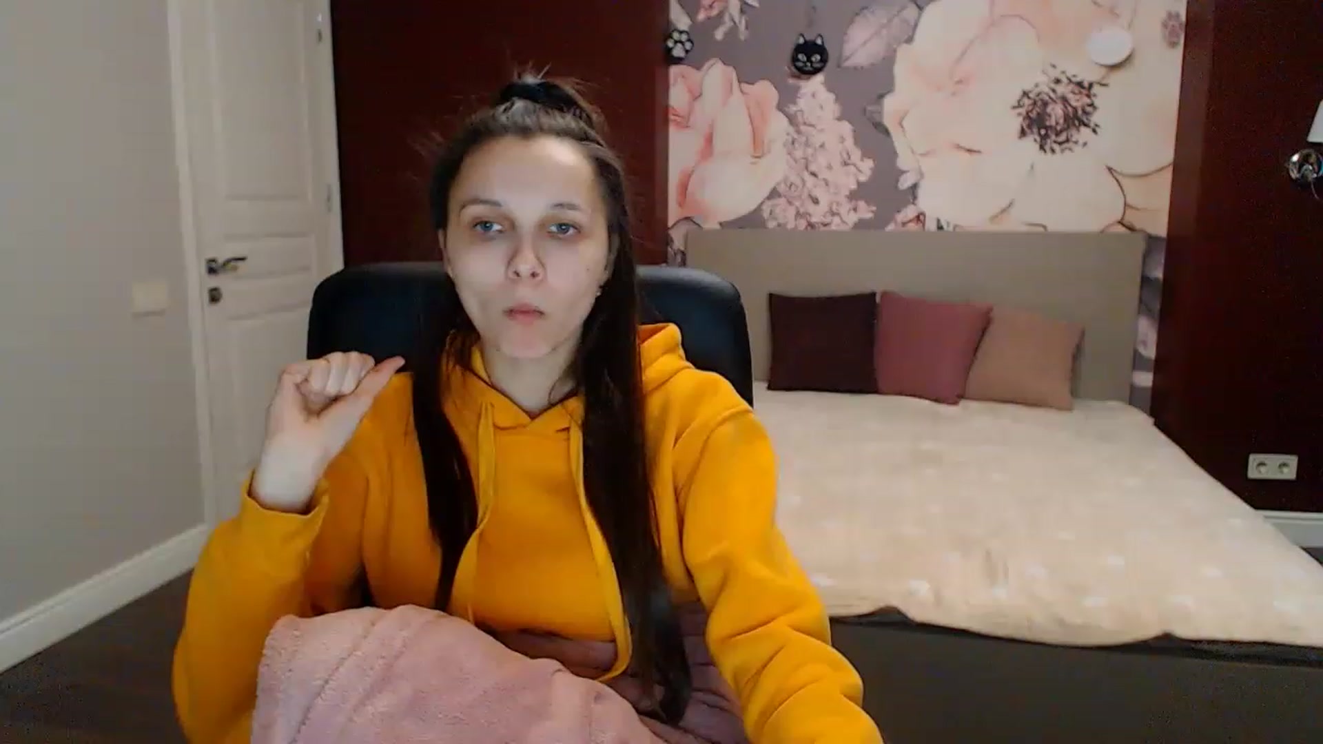 Gallery image thumbnail from Karina_Mils's myfreecams stream on, 01/27/2023, 13:06 image 7 of 20
