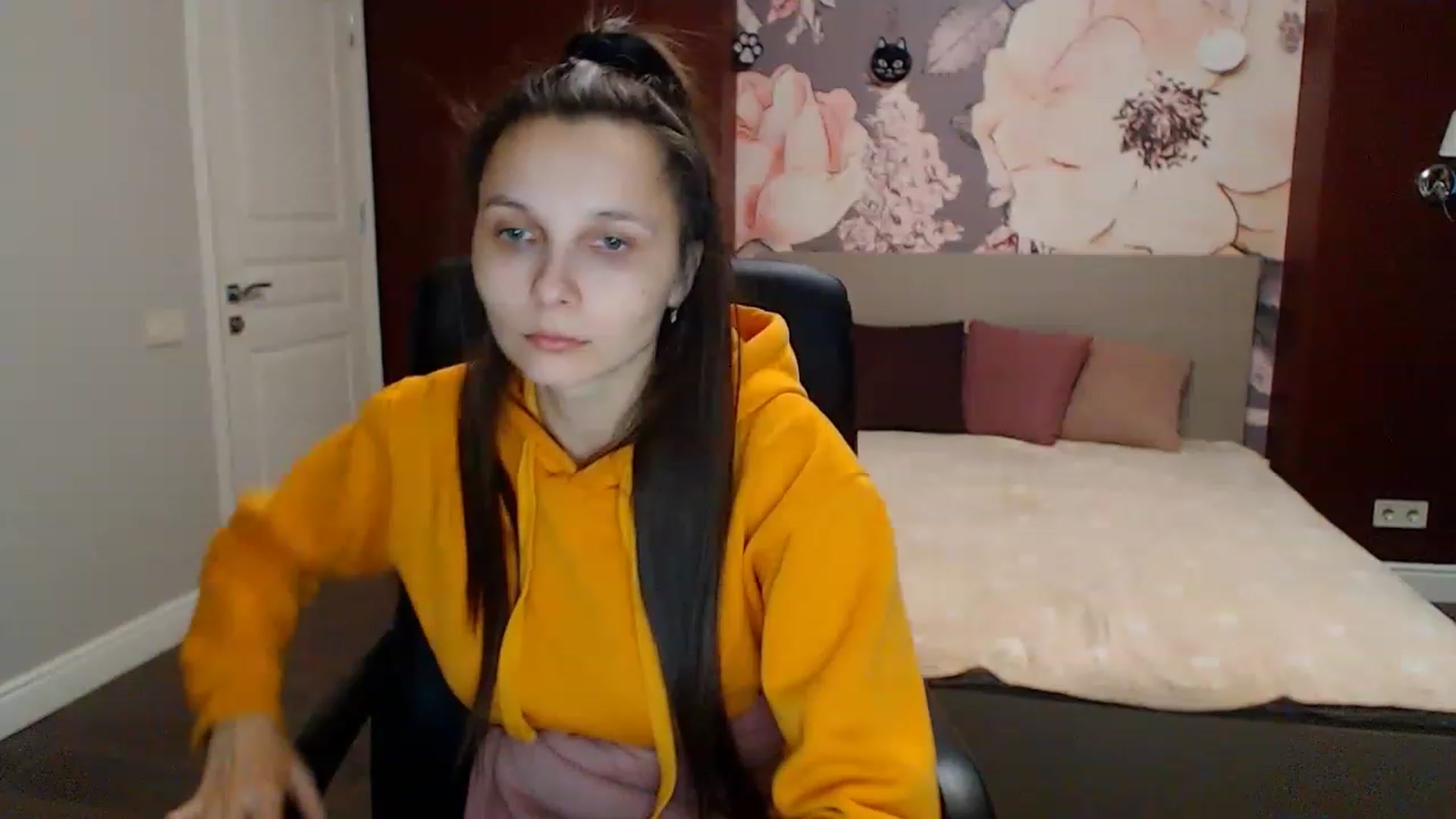 Gallery image thumbnail from Karina_Mils's myfreecams stream on, 01/27/2023, 13:06 image 18 of 20