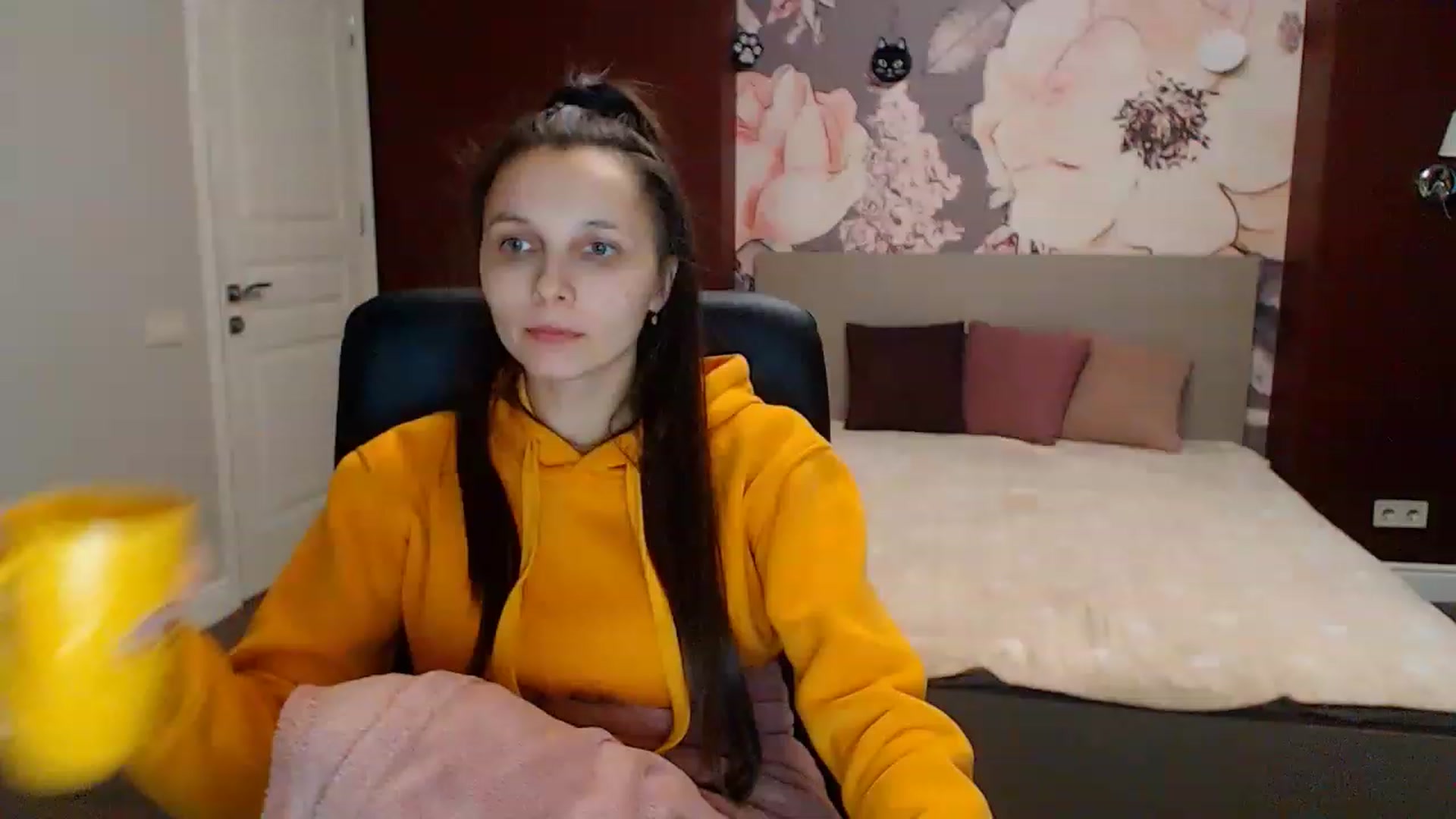 Gallery image thumbnail from Karina_Mils's myfreecams stream on, 01/27/2023, 13:06 image 1 of 20
