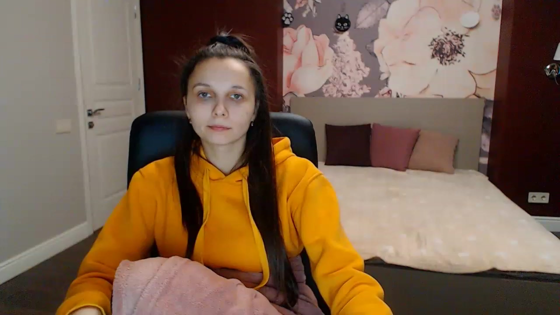 Gallery image thumbnail from Karina_Mils's myfreecams stream on, 01/27/2023, 13:06 image 12 of 20
